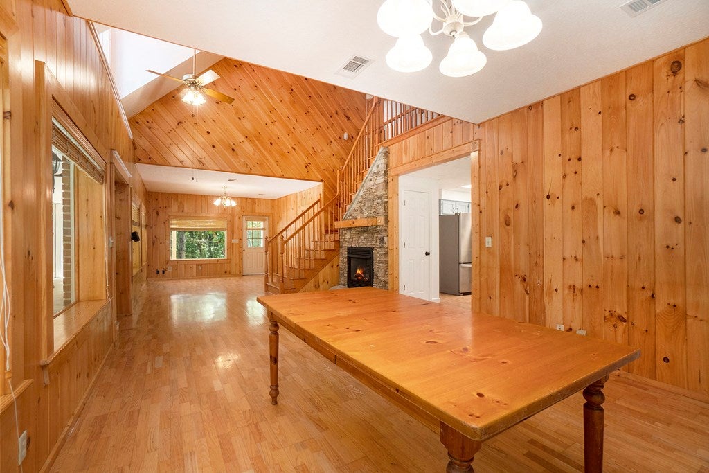 Blairsville, Georgia, 30512, United States, 4 Bedrooms Bedrooms, ,3 BathroomsBathrooms,Residential,For Sale,1858938
