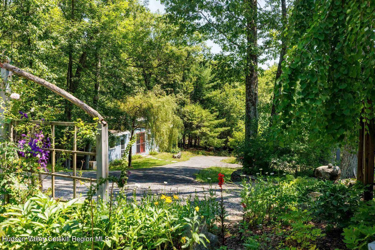 Bearsville, New York, 12409, United States, 3 Bedrooms Bedrooms, ,3 BathroomsBathrooms,Residential,For Sale,1901832