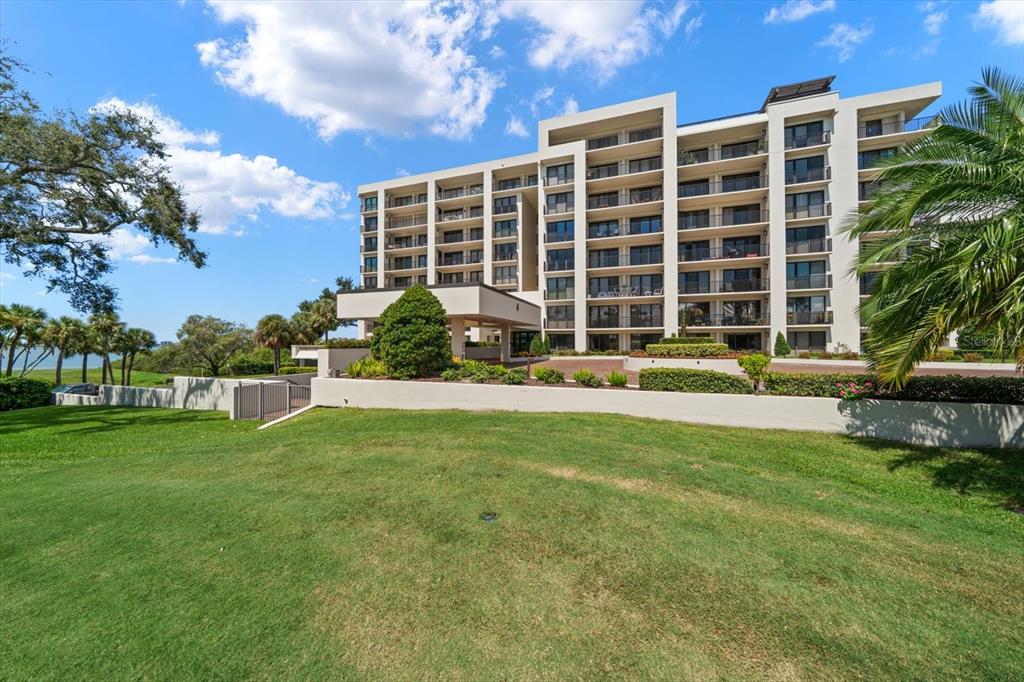 Belleair, Florida, 33756, United States, 2 Bedrooms Bedrooms, ,2 BathroomsBathrooms,Residential,For Sale,1993557