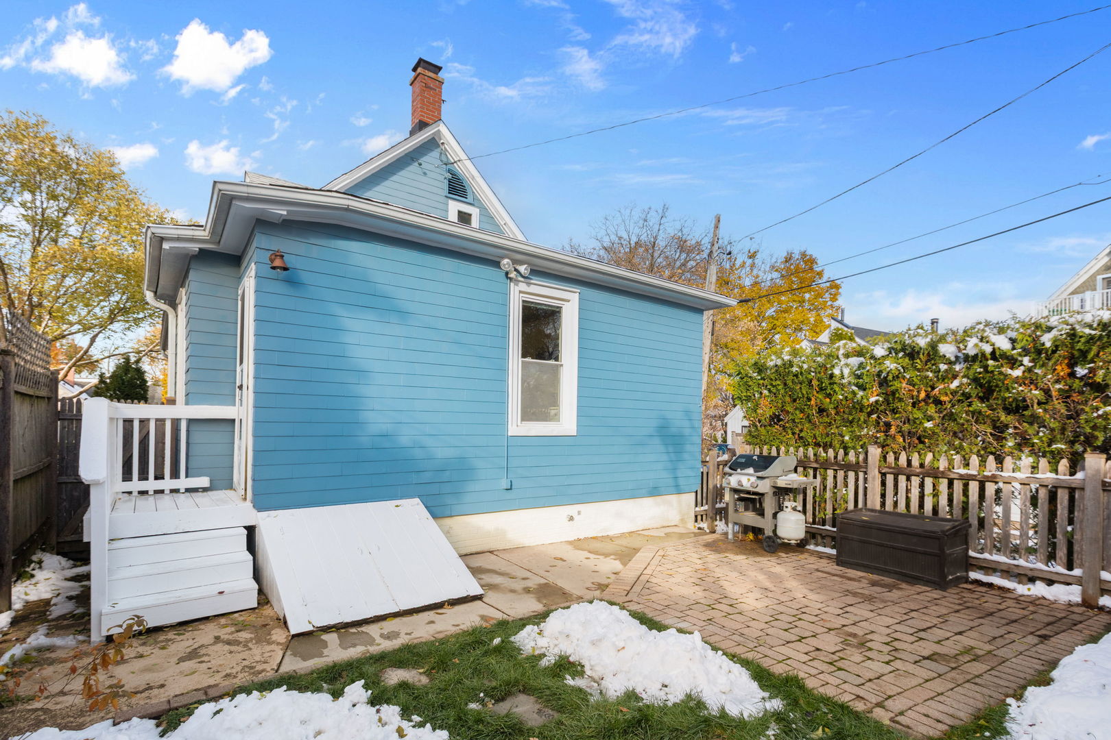 Lake Forest, Illinois, 60045, United States, 3 Bedrooms Bedrooms, ,2 BathroomsBathrooms,Residential,For Sale,1992856