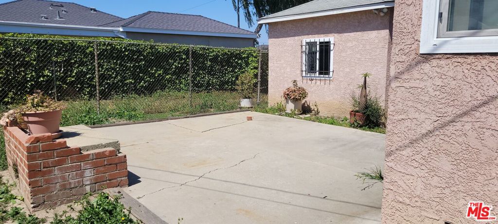 Compton, California, 90220, United States, 3 Bedrooms Bedrooms, ,1 BathroomBathrooms,Residential,For Sale,1846005