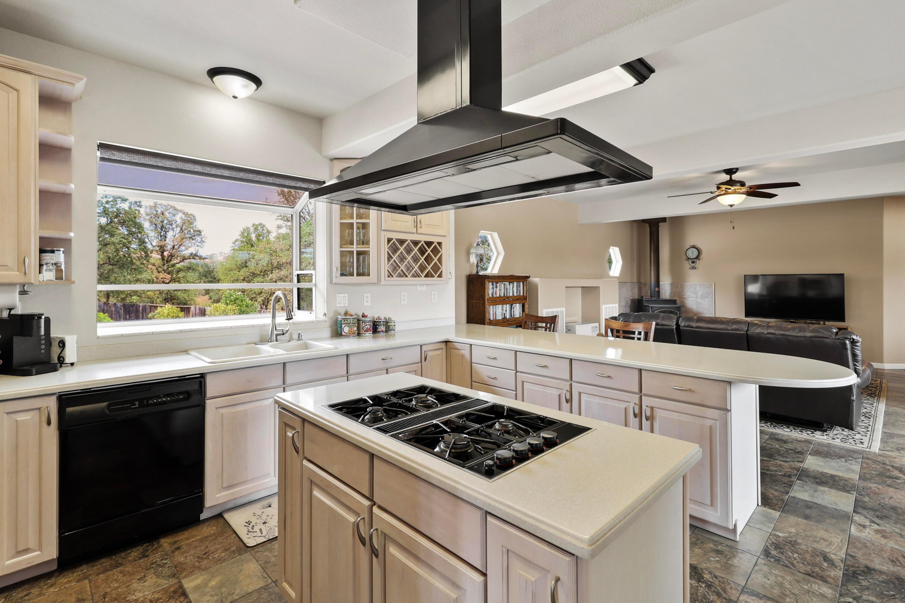 Redding, California, 96002, United States, 3 Bedrooms Bedrooms, ,3 BathroomsBathrooms,Residential,For Sale,1992839