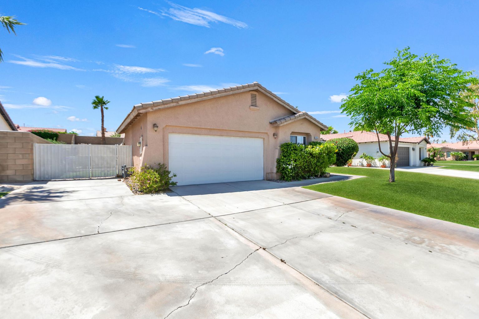 La Quinta, California, 92253, United States, 4 Bedrooms Bedrooms, ,2 BathroomsBathrooms,Residential,For Sale,1921262