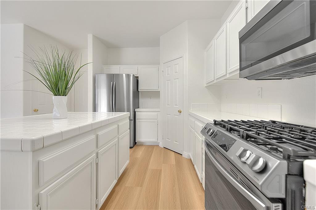 Victorville, California, 92392, United States, 5 Bedrooms Bedrooms, ,3 BathroomsBathrooms,Residential,For Sale,1996162