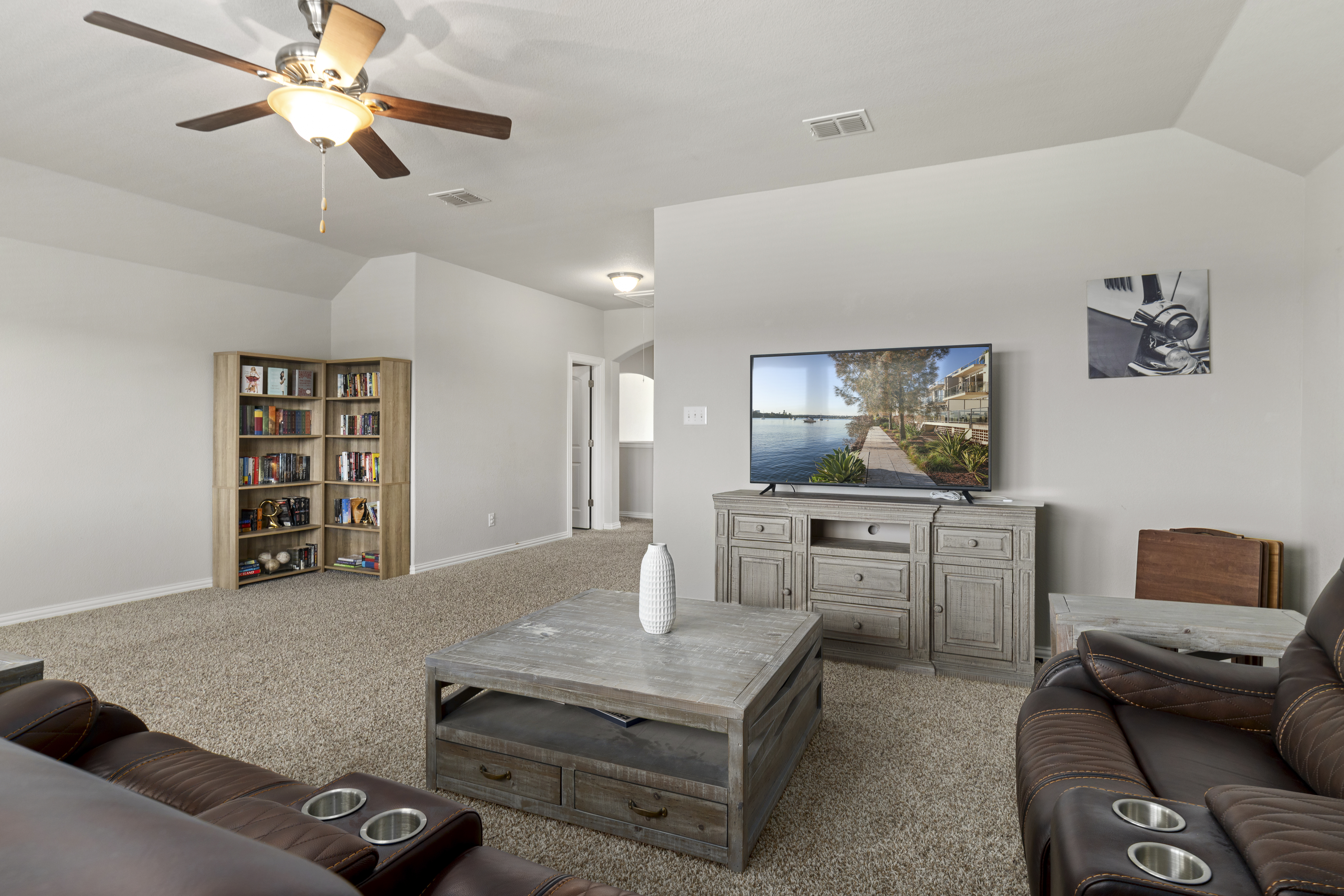  Flexible Living + Game Room in Desirable Northside ISD - 物件實景