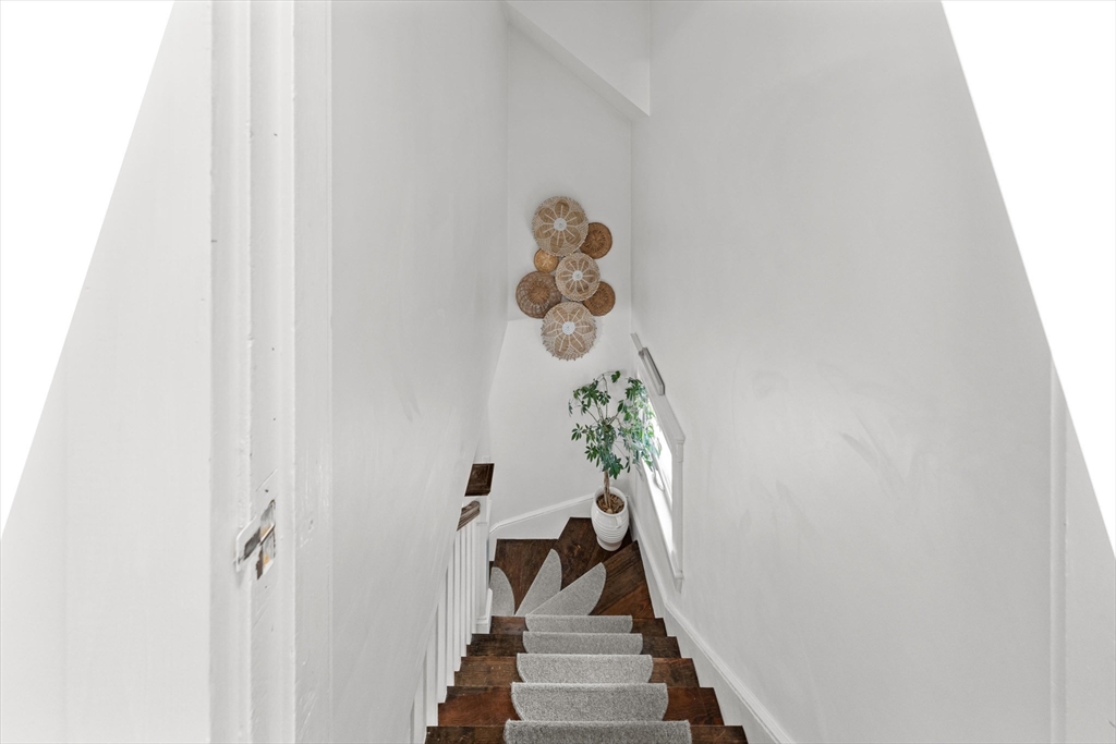 Swampscott, Massachusetts, 01907, United States, 3 Bedrooms Bedrooms, ,2 BathroomsBathrooms,Residential,For Sale,1979300