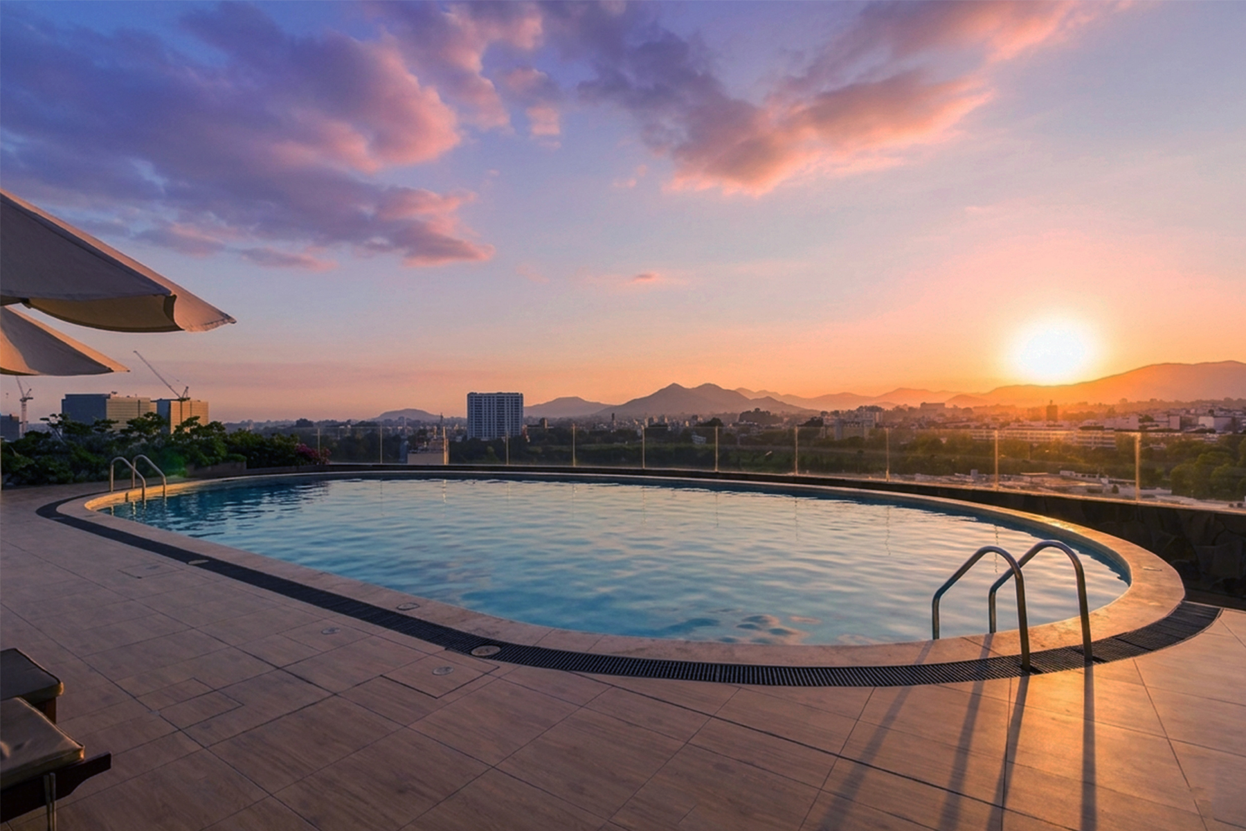  Exclusive penthouse with panoramic views in a prime location in CERROS DE CAMACH - 物件實景