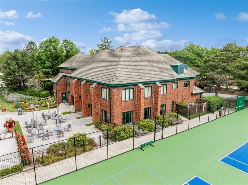 Oak Brook, Illinois, 60523, United States, 5 Bedrooms Bedrooms, ,6 BathroomsBathrooms,Residential,For Sale,1796873