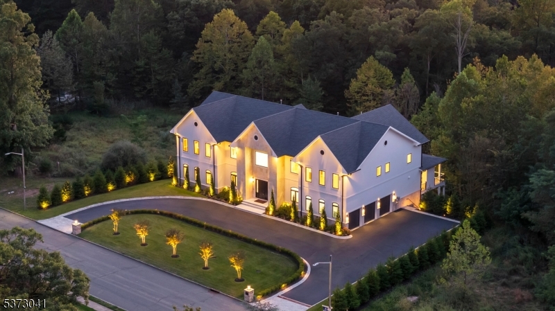 Livingston Twp., New Jersey, 07039, United States, 7 Bedrooms Bedrooms, ,9 BathroomsBathrooms,Residential,For Sale,1903454