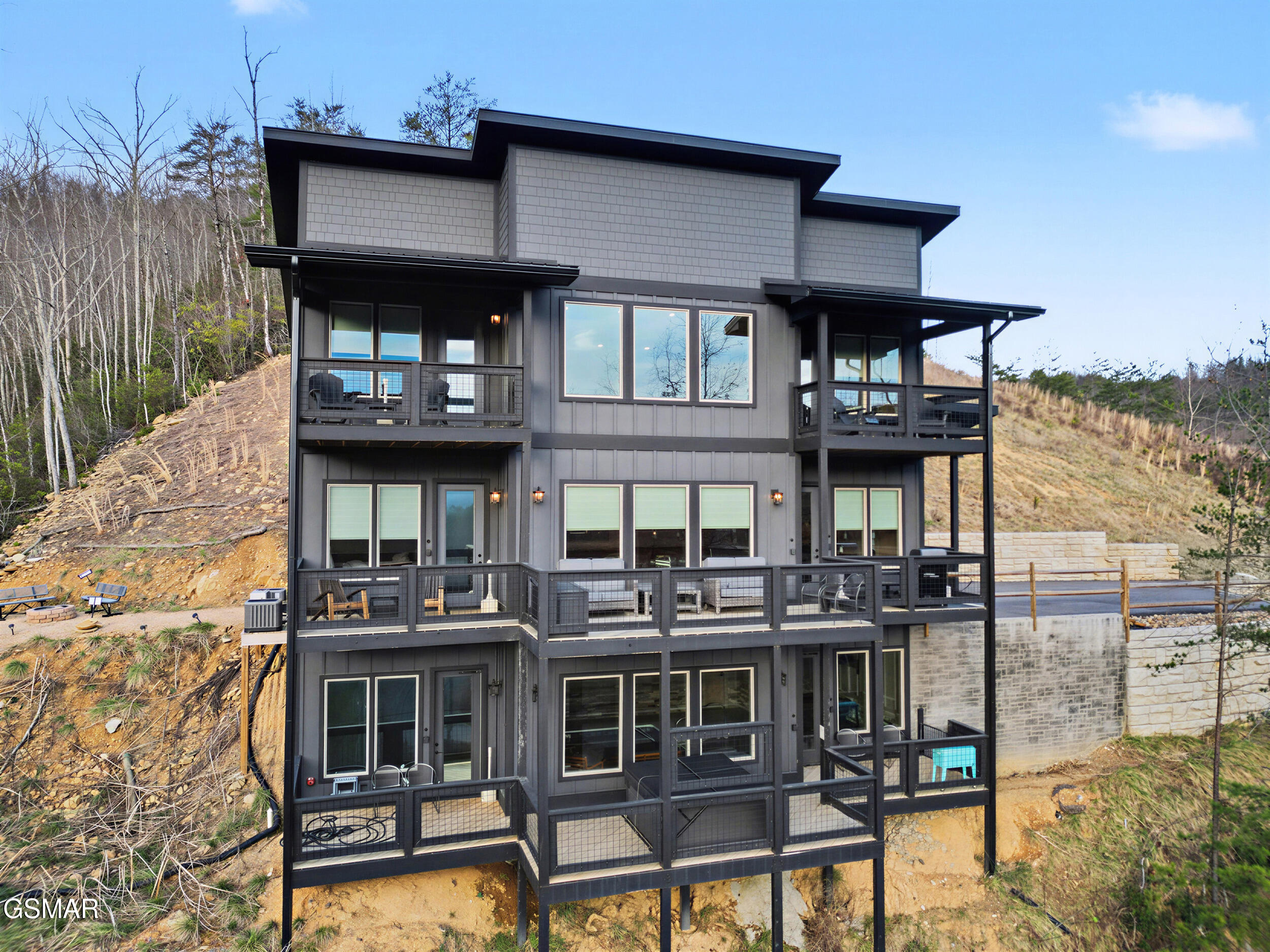 Gatlinburg, Tennessee, 37738, United States, 3 Bedrooms Bedrooms, ,4 BathroomsBathrooms,Residential,For Sale,2012548