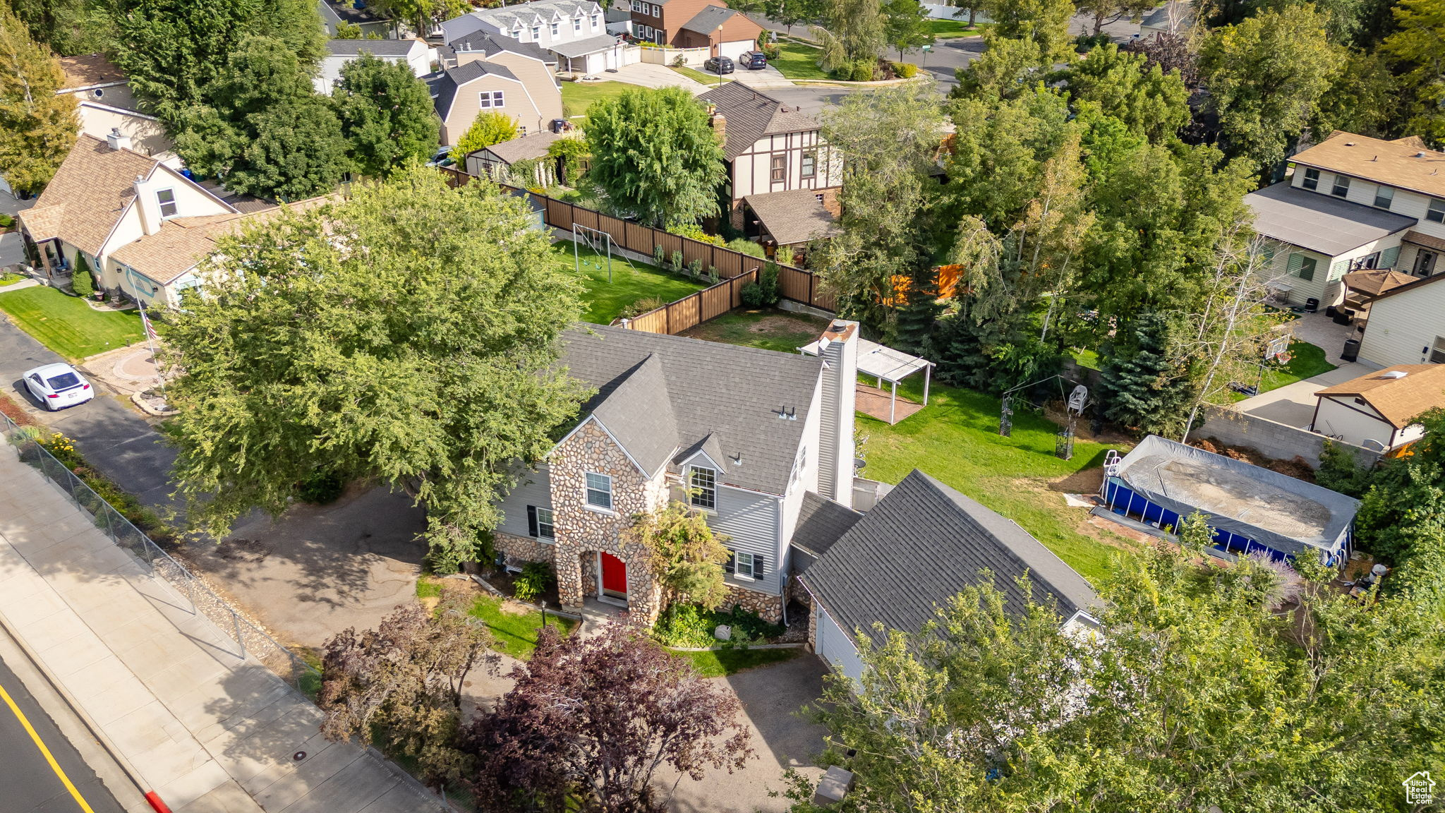 Sandy, Utah, 84092, United States, 4 Bedrooms Bedrooms, ,3 BathroomsBathrooms,Residential,For Sale,1926988