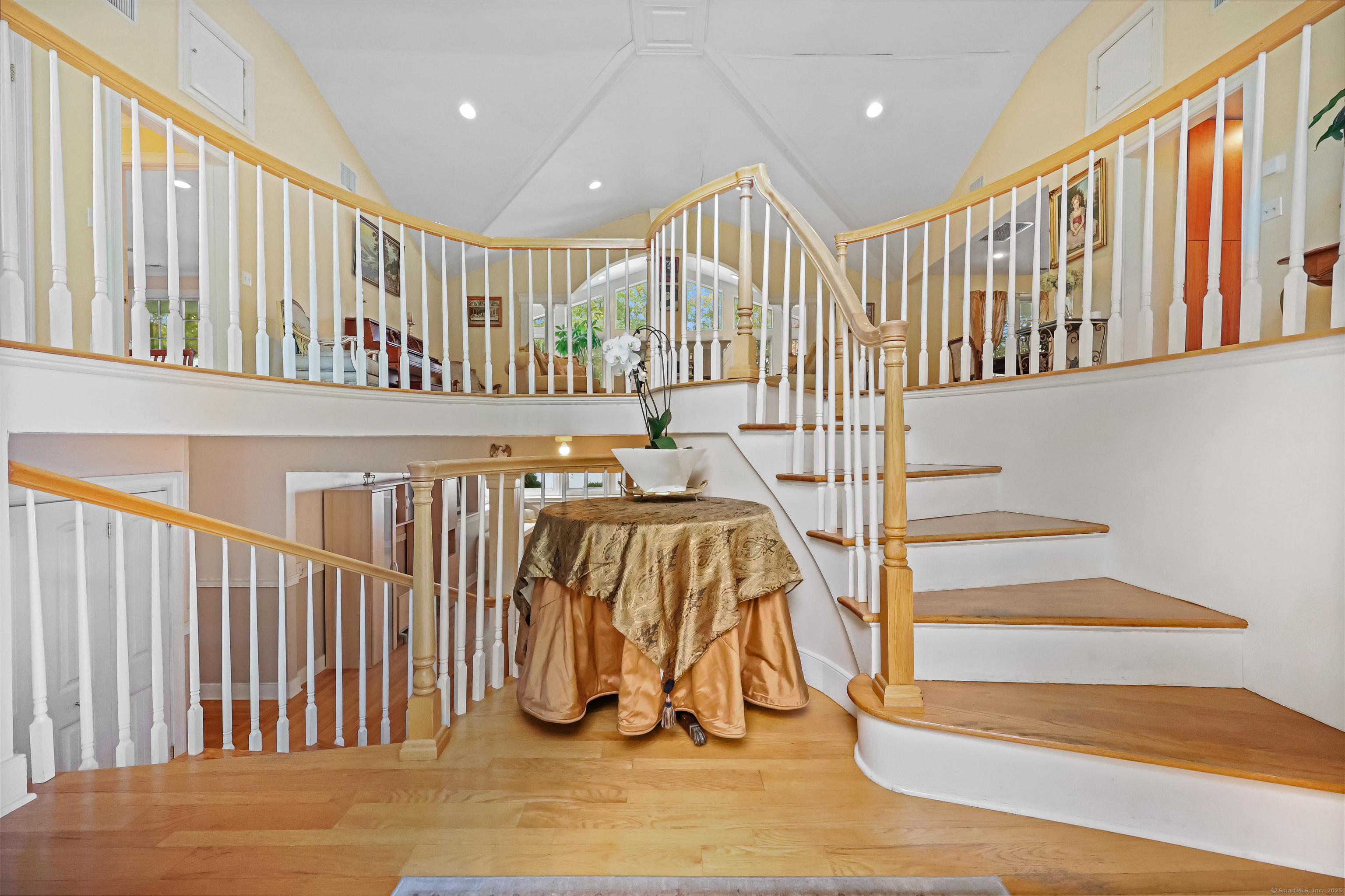 Fairfield, Connecticut, 06880, United States, 3 Bedrooms Bedrooms, ,3 BathroomsBathrooms,Residential,For Sale,1992139