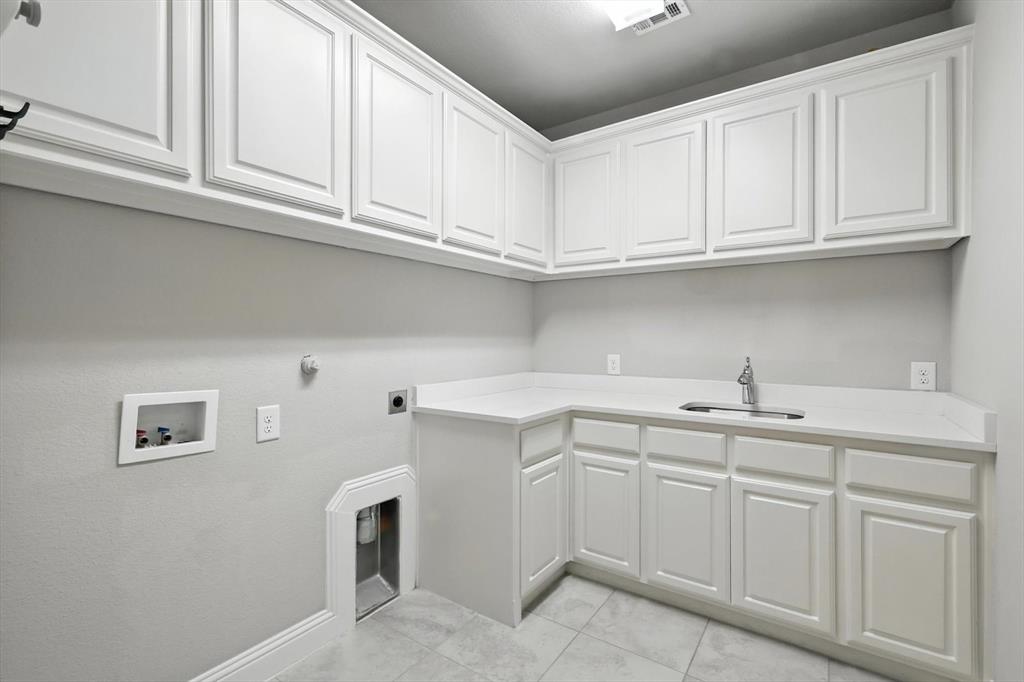 Little Elm, Texas, 75068, United States, 4 Bedrooms Bedrooms, ,5 BathroomsBathrooms,Residential,For Sale,1982931