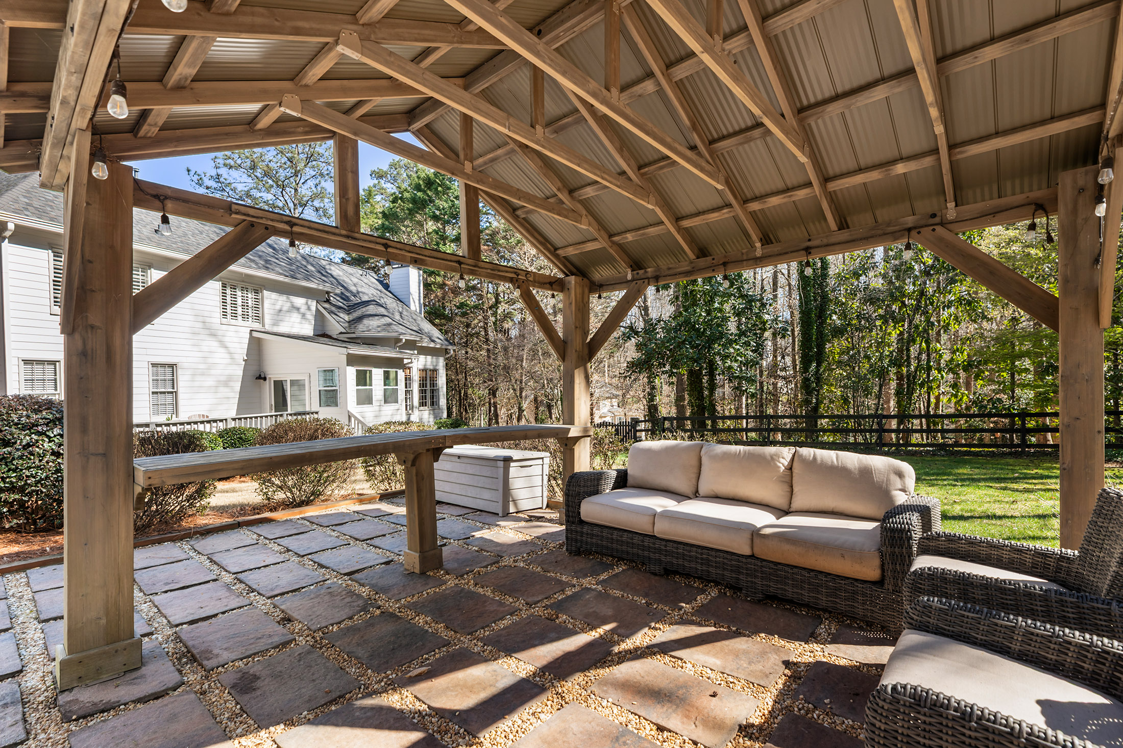  Charming Home Offers the Perfect Blend of Charm, Function, and Location - 物件實景