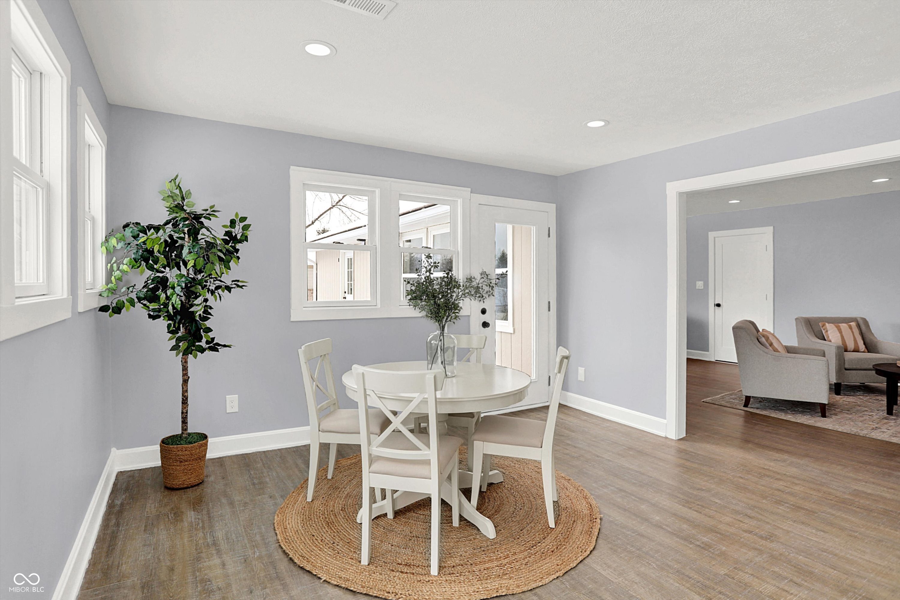 Zionsville, Indiana, 46077, United States, 3 Bedrooms Bedrooms, ,2 BathroomsBathrooms,Residential,For Sale,2001514