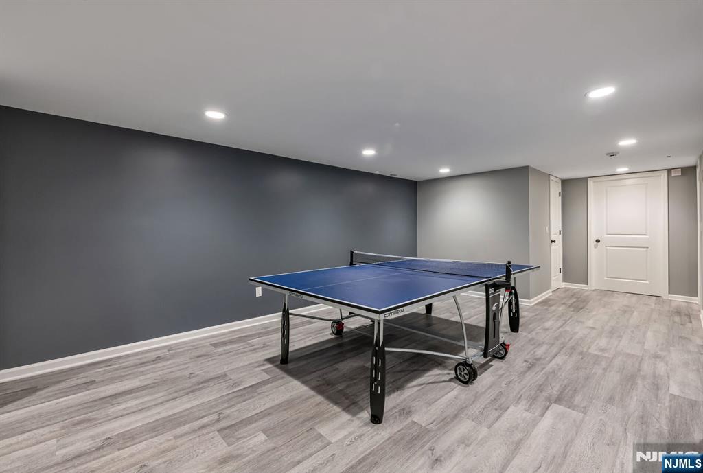 Tenafly, New Jersey, 07670, United States, 6 Bedrooms Bedrooms, ,5 BathroomsBathrooms,Residential,For Sale,1743574