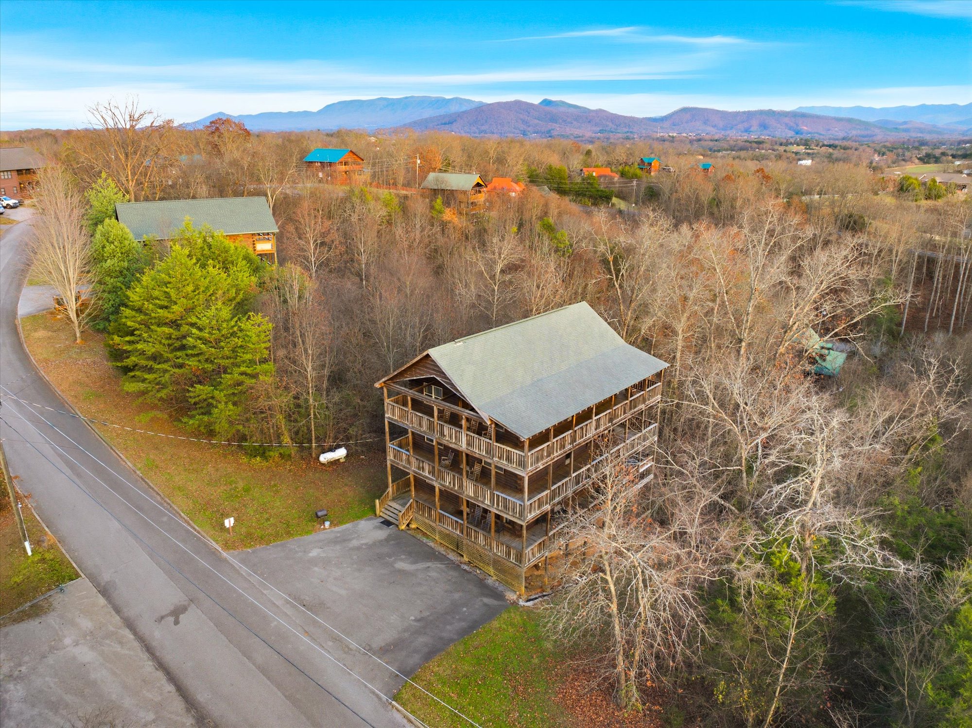 Sevierville, Tennessee, 37876-3406, United States, 3 Bedrooms Bedrooms, ,5 BathroomsBathrooms,Residential,For Sale,2048789