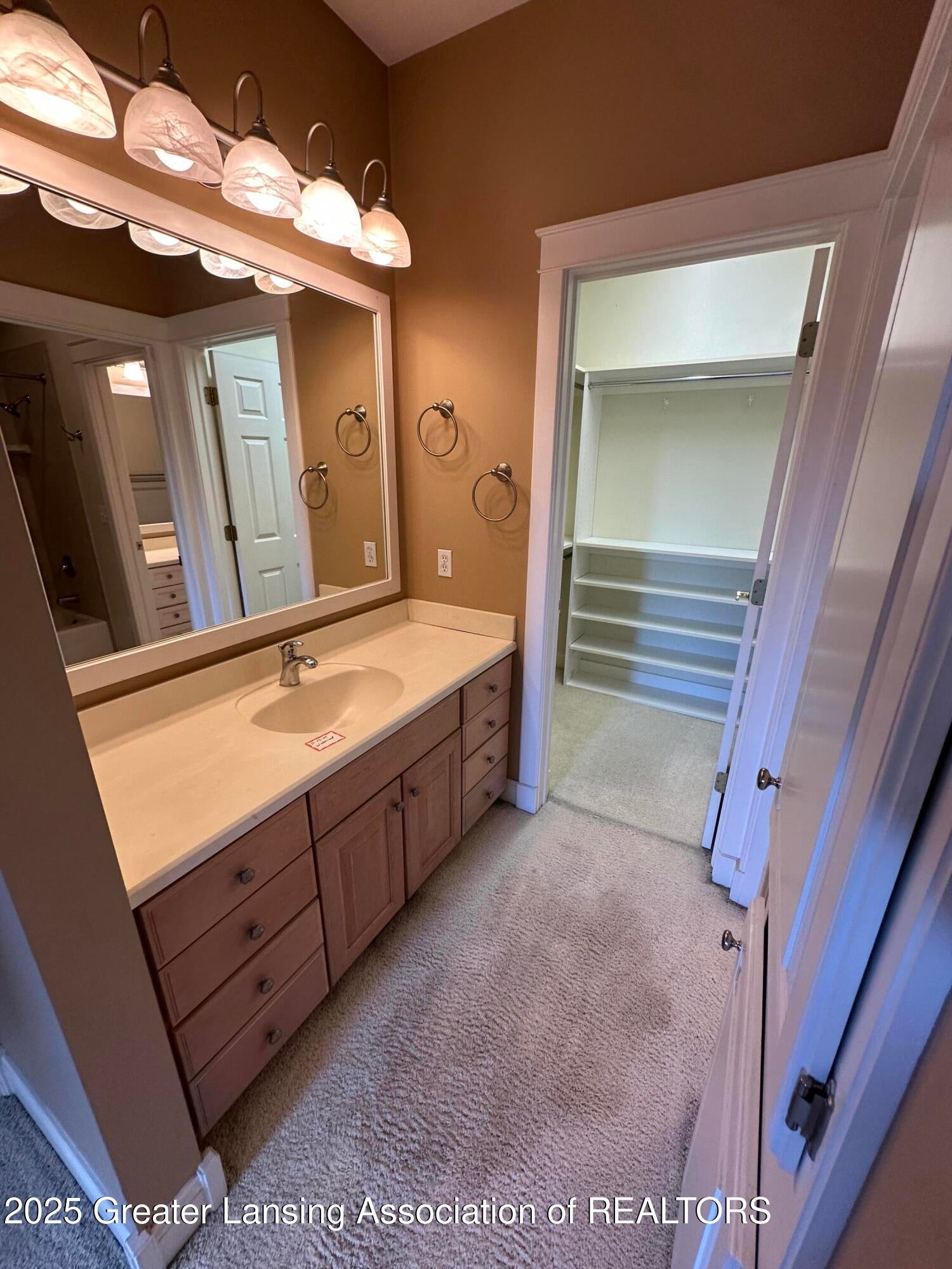 Lansing, Michigan, 48917, United States, 3 Bedrooms Bedrooms, ,4 BathroomsBathrooms,Residential,For Sale,1995579