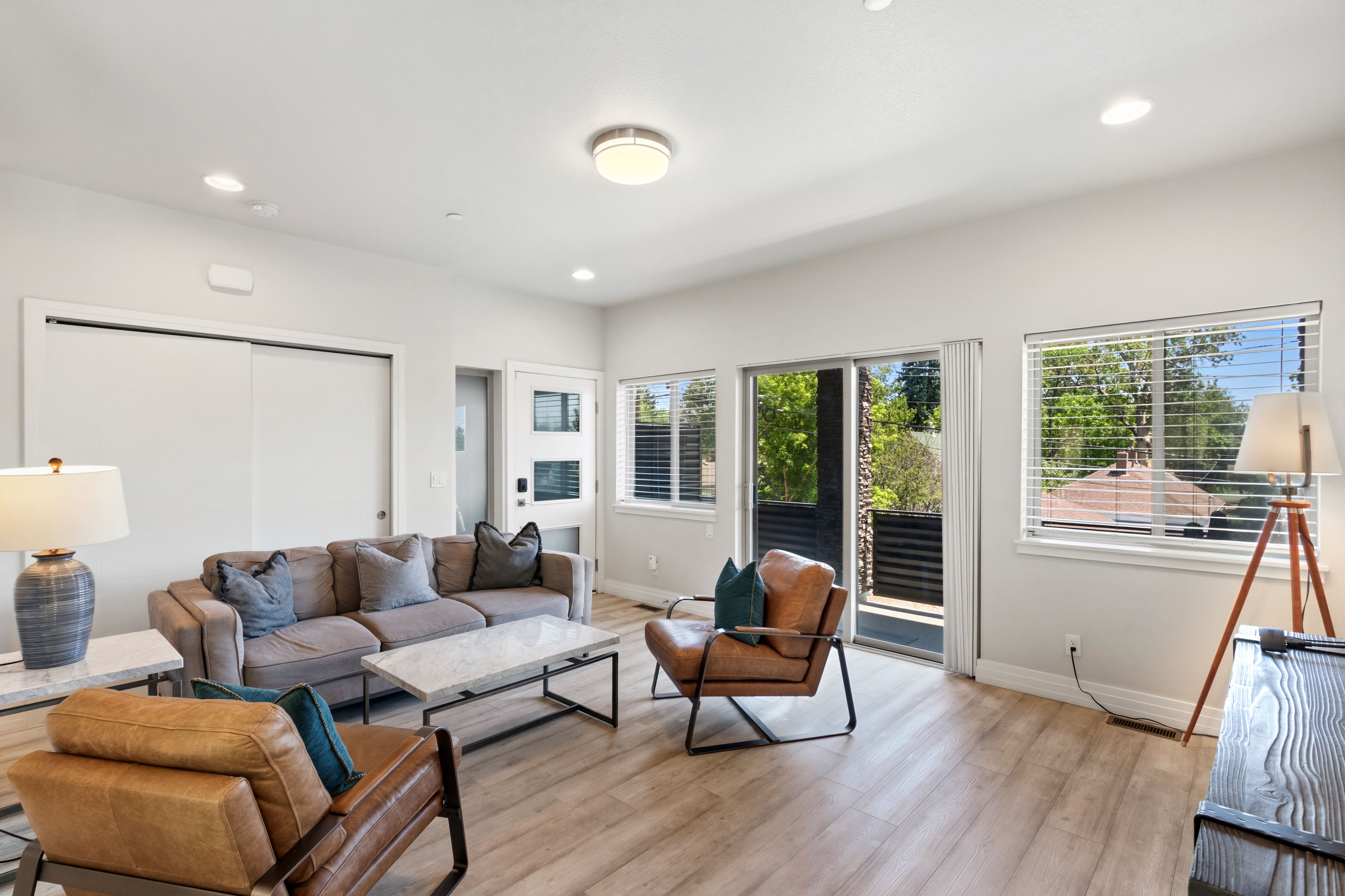  Furnished Modern Townhome - 物件實景
