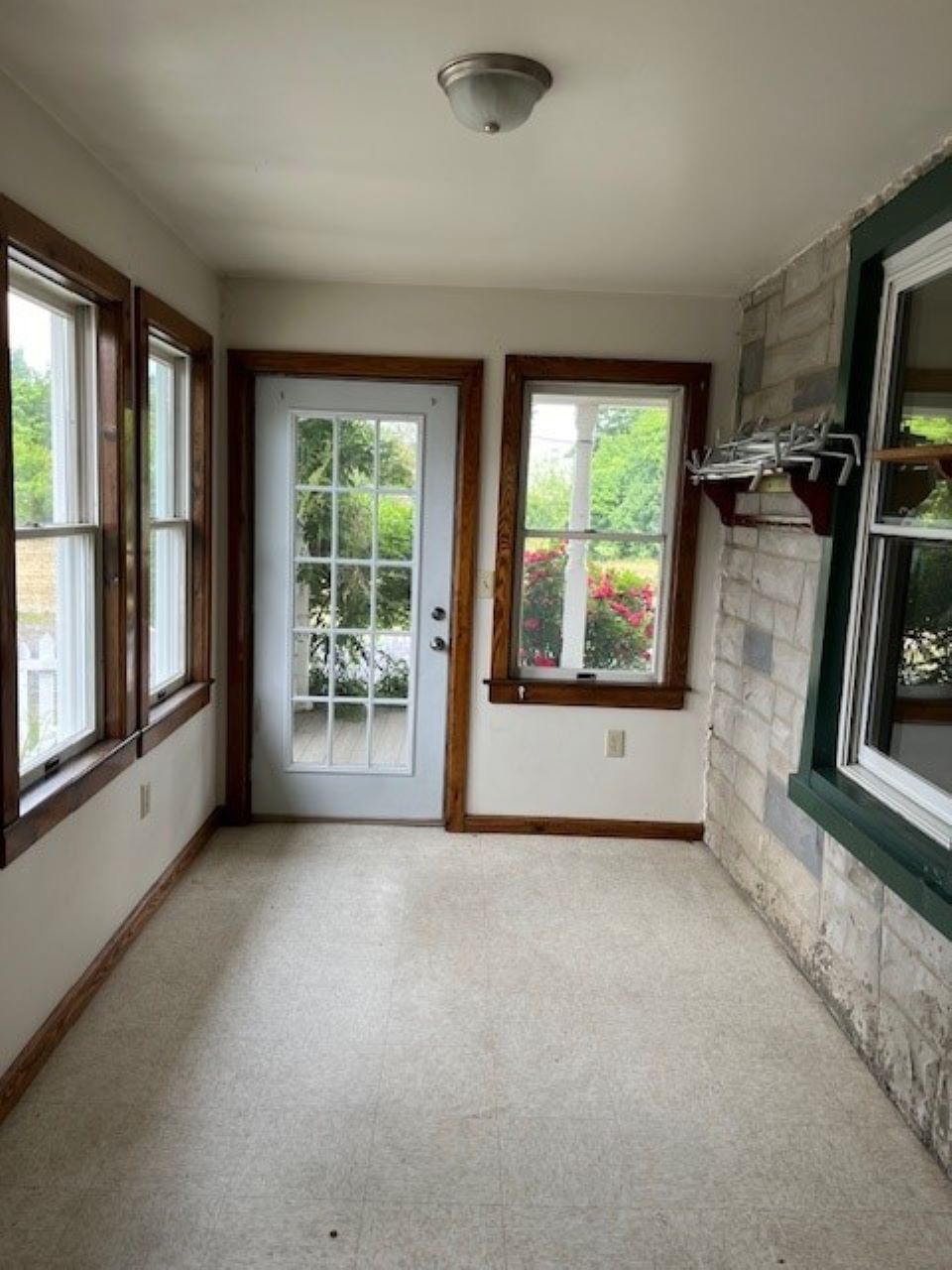 Lenhartsville, Pennsylvania, 19534, United States, 3 Bedrooms Bedrooms, ,2 BathroomsBathrooms,Residential,For Sale,1978462