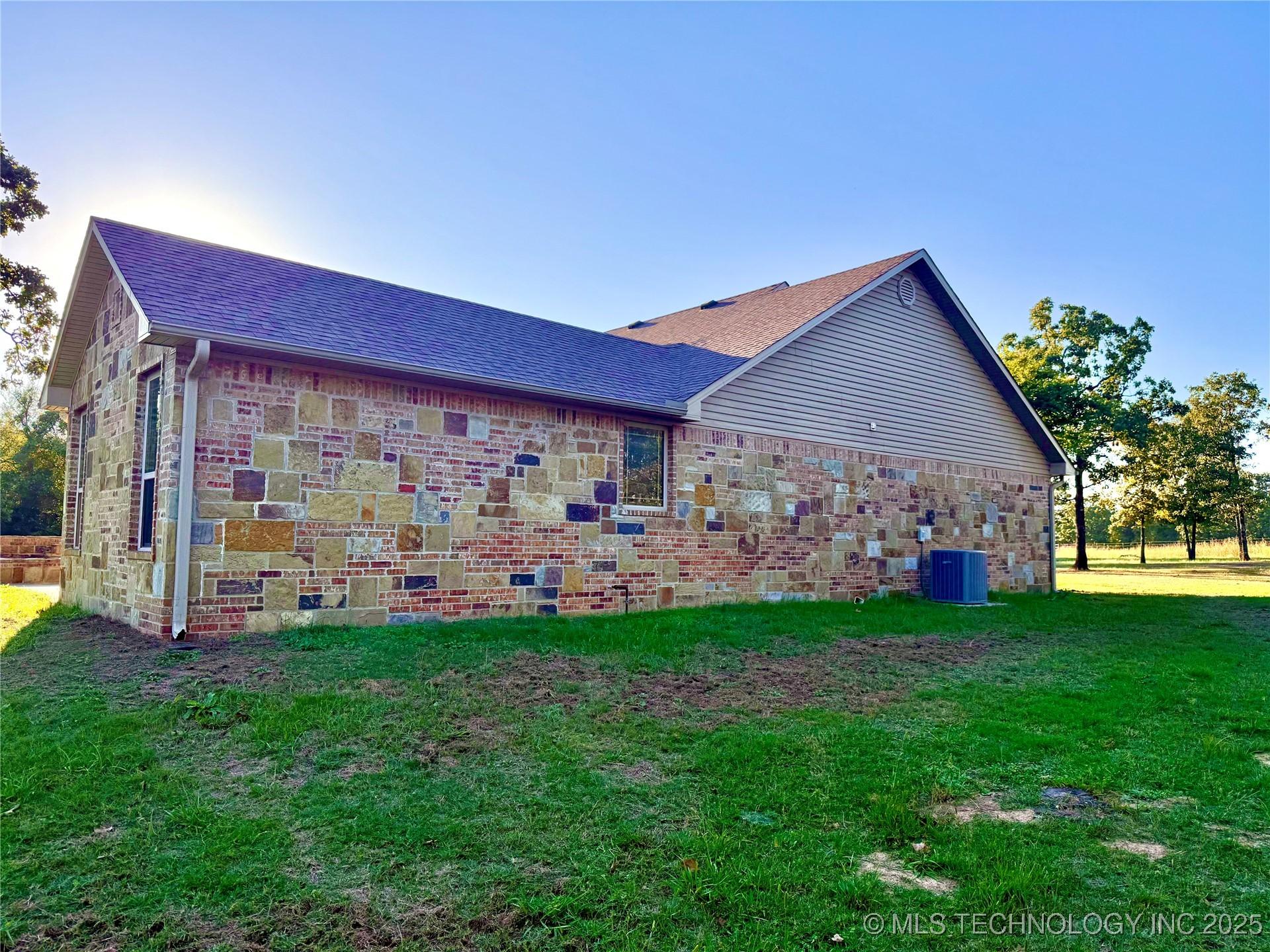 Checotah, Oklahoma, 74426, United States, 4 Bedrooms Bedrooms, ,4 BathroomsBathrooms,Residential,For Sale,1980942