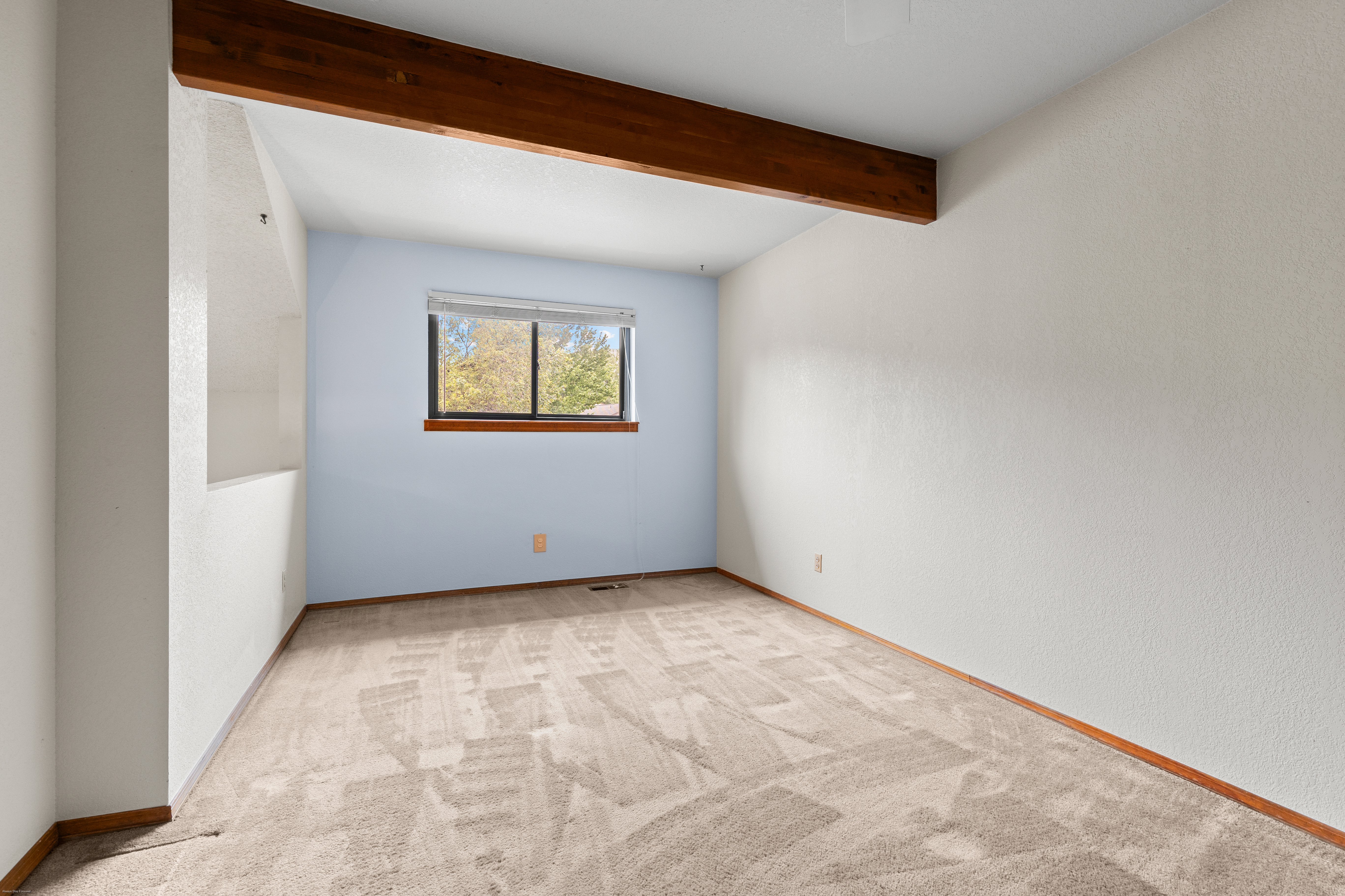  Golden Living in an End-Unit Townhome - 物件實景