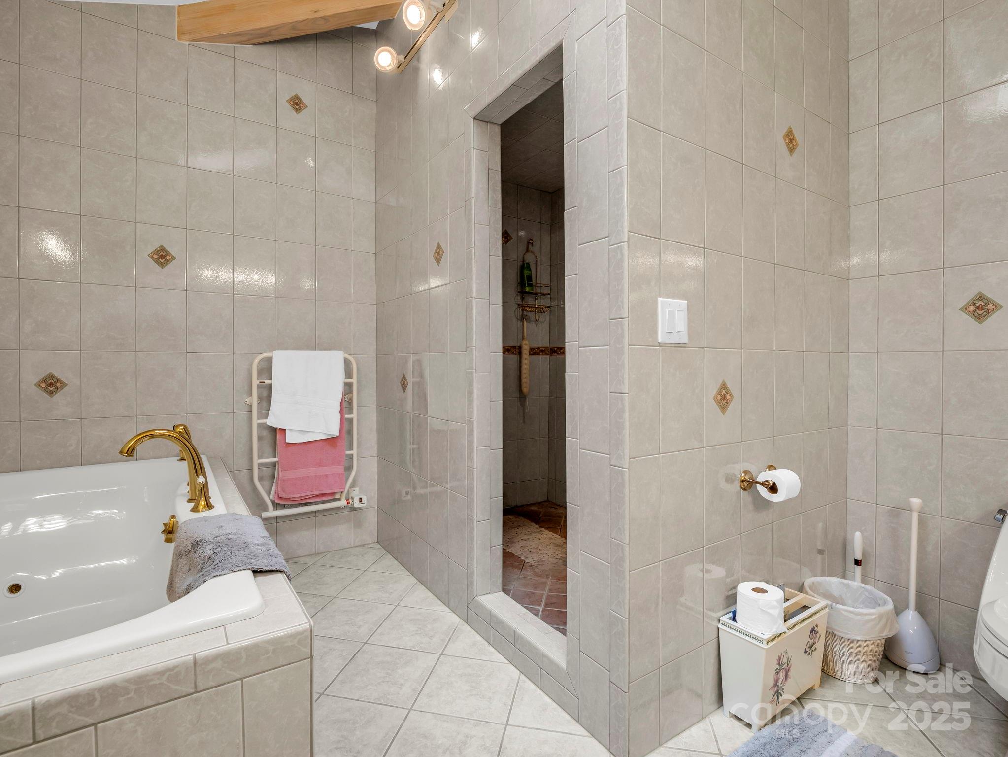 Lake Lure, North Carolina, 28746, United States, 3 Bedrooms Bedrooms, ,3 BathroomsBathrooms,Residential,For Sale,1978628