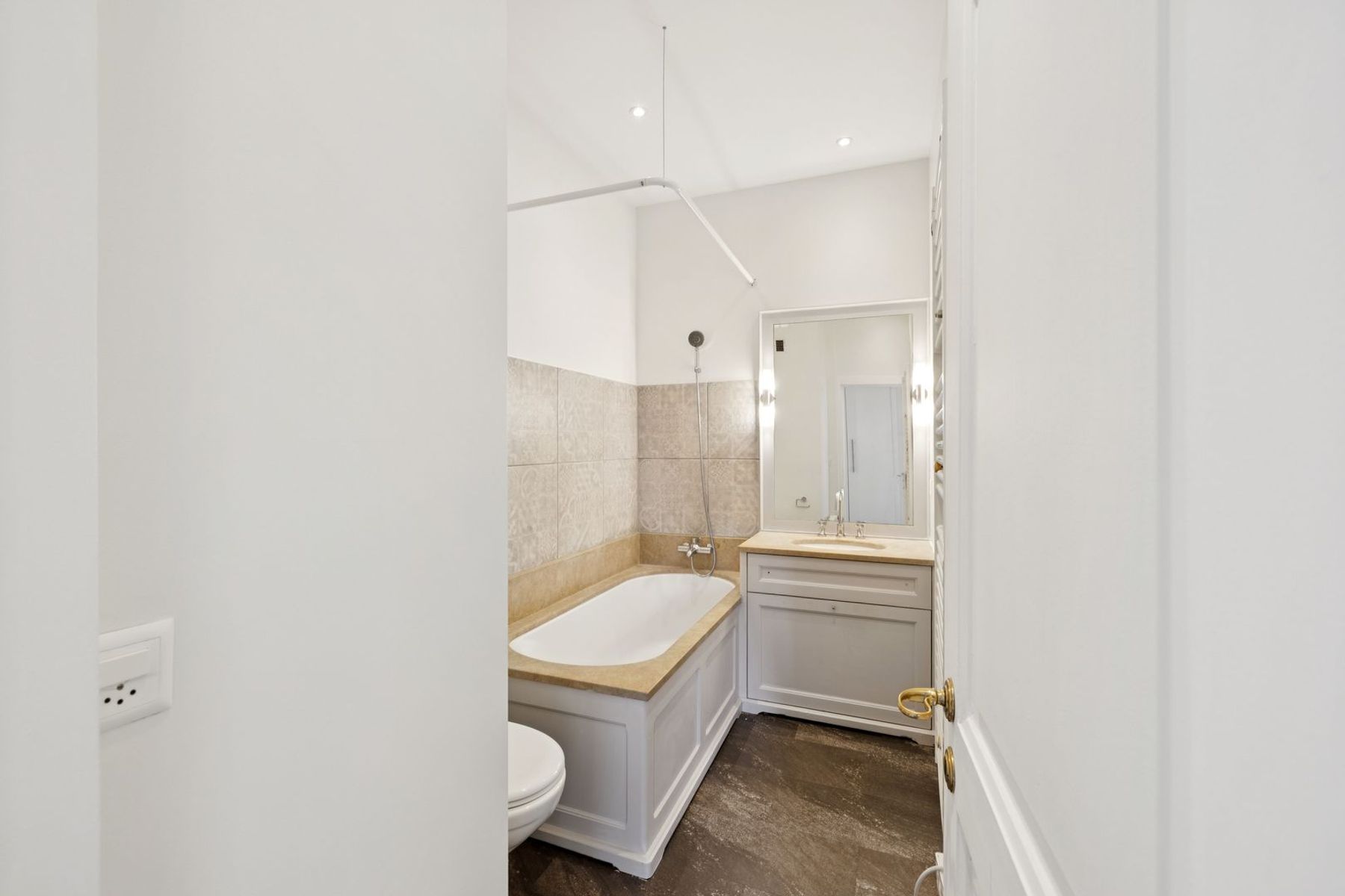  5.5 rooms in a charming small condominium 15 minutes from Lausanne - 物件實景