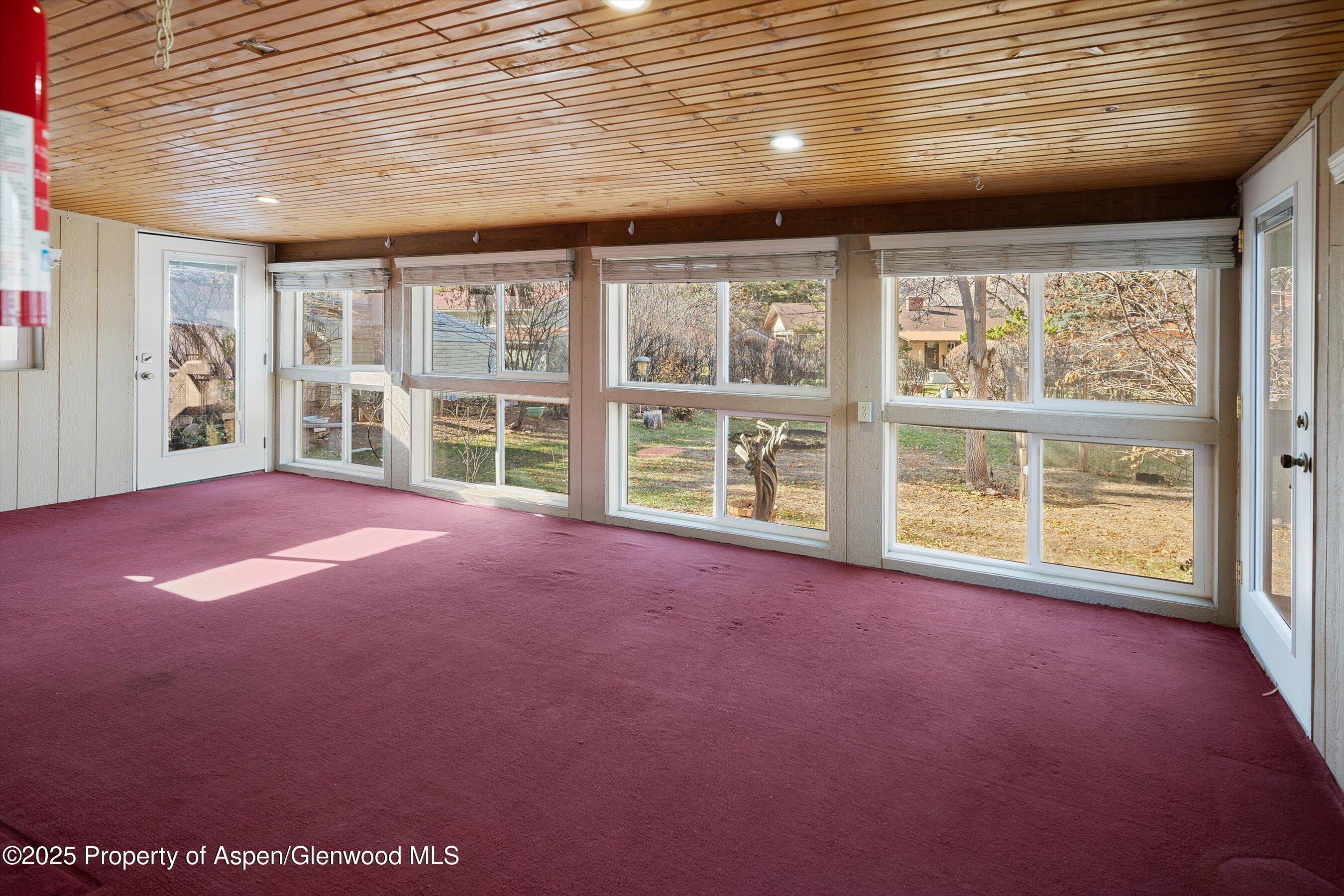 Glenwood Springs, Colorado, 81601, United States, 4 Bedrooms Bedrooms, ,2 BathroomsBathrooms,Residential,For Sale,1997060