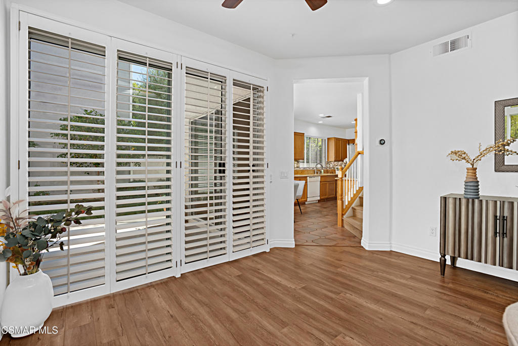 Westlake Village, California, 91362, United States, 2 Bedrooms Bedrooms, ,3 BathroomsBathrooms,Residential,For Sale,1987544