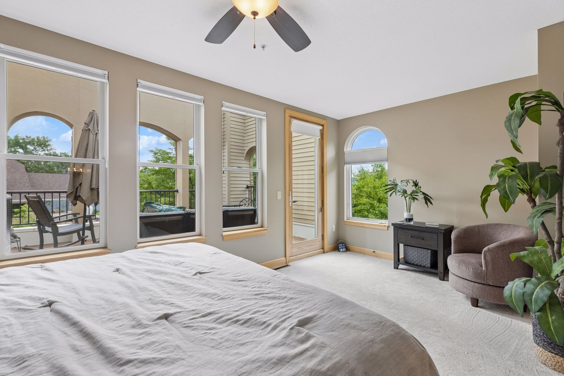  Timeless Brownstone Living in the Heart of Stillwater - 物件實景