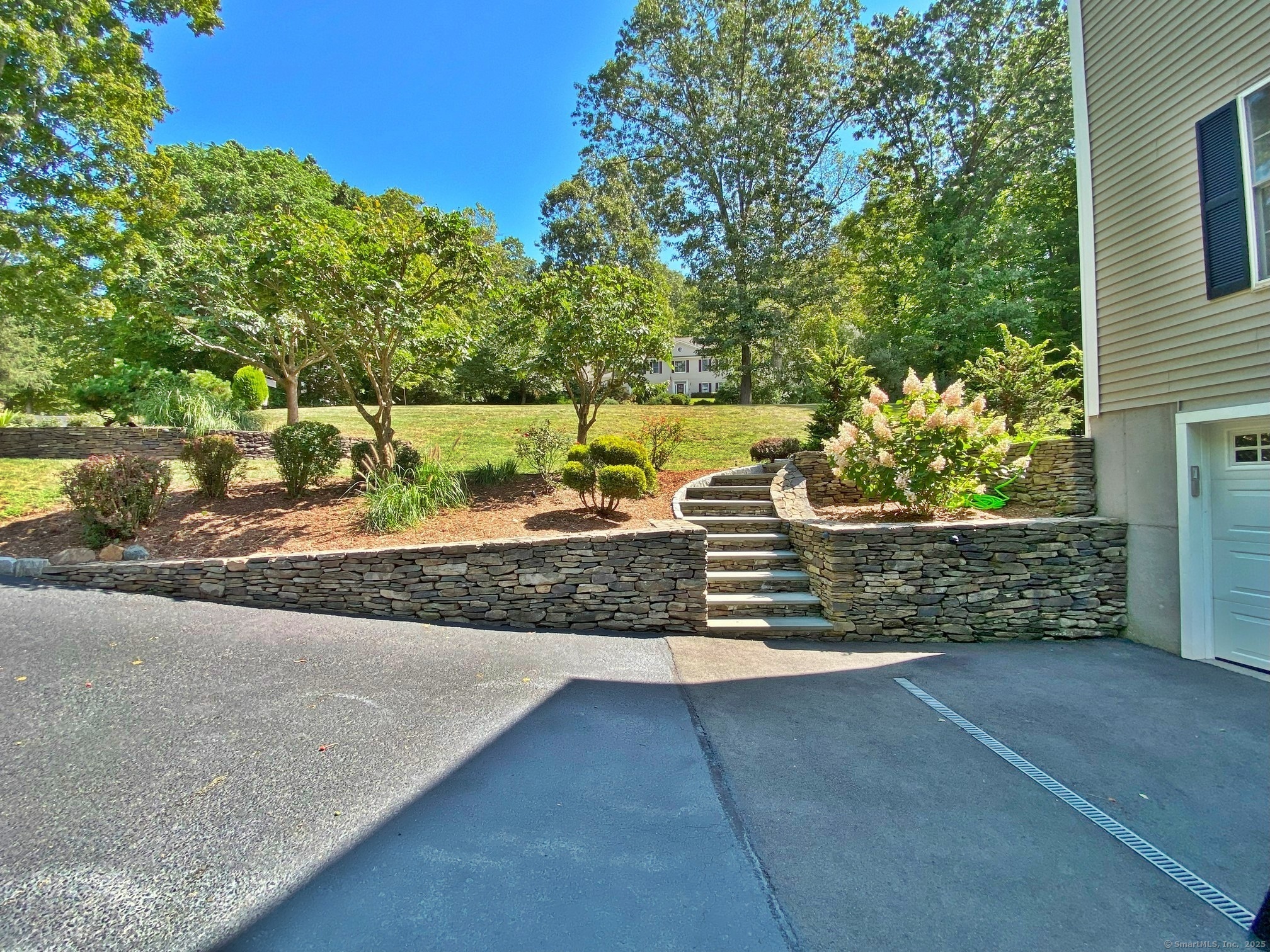 Southbury, Connecticut, 06488, United States, 4 Bedrooms Bedrooms, ,4 BathroomsBathrooms,Residential,For Sale,1932401
