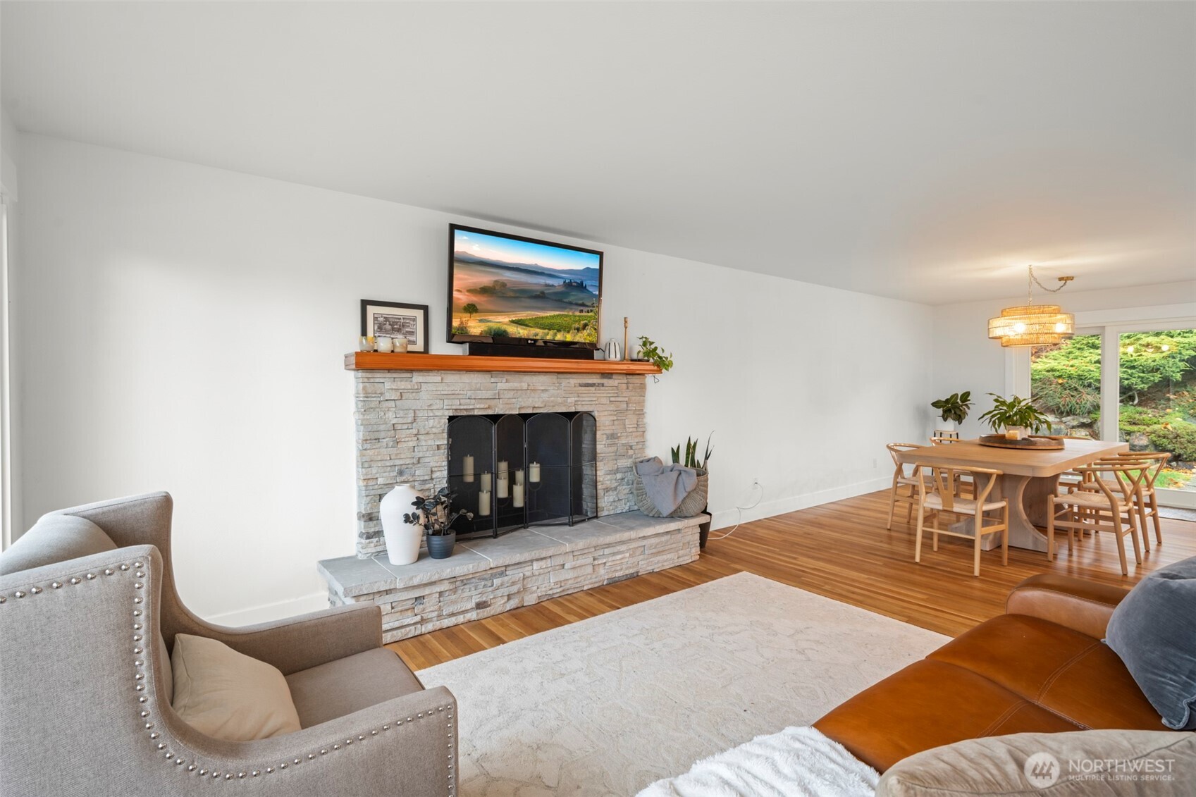 Des Moines, Washington, 98198, United States, 4 Bedrooms Bedrooms, ,2 BathroomsBathrooms,Residential,For Sale,1987867