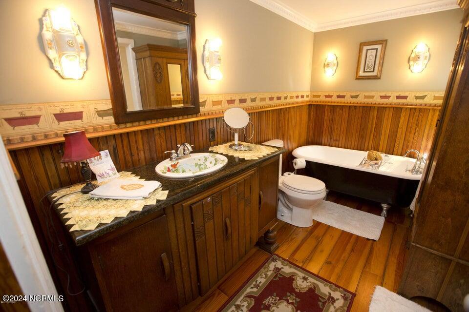 122 S Academy Street, Washington, North Carolina, 27889, United States, 3 Bedrooms Bedrooms, ,4 BathroomsBathrooms,Residential,For Sale,122 S Academy Street,1639244