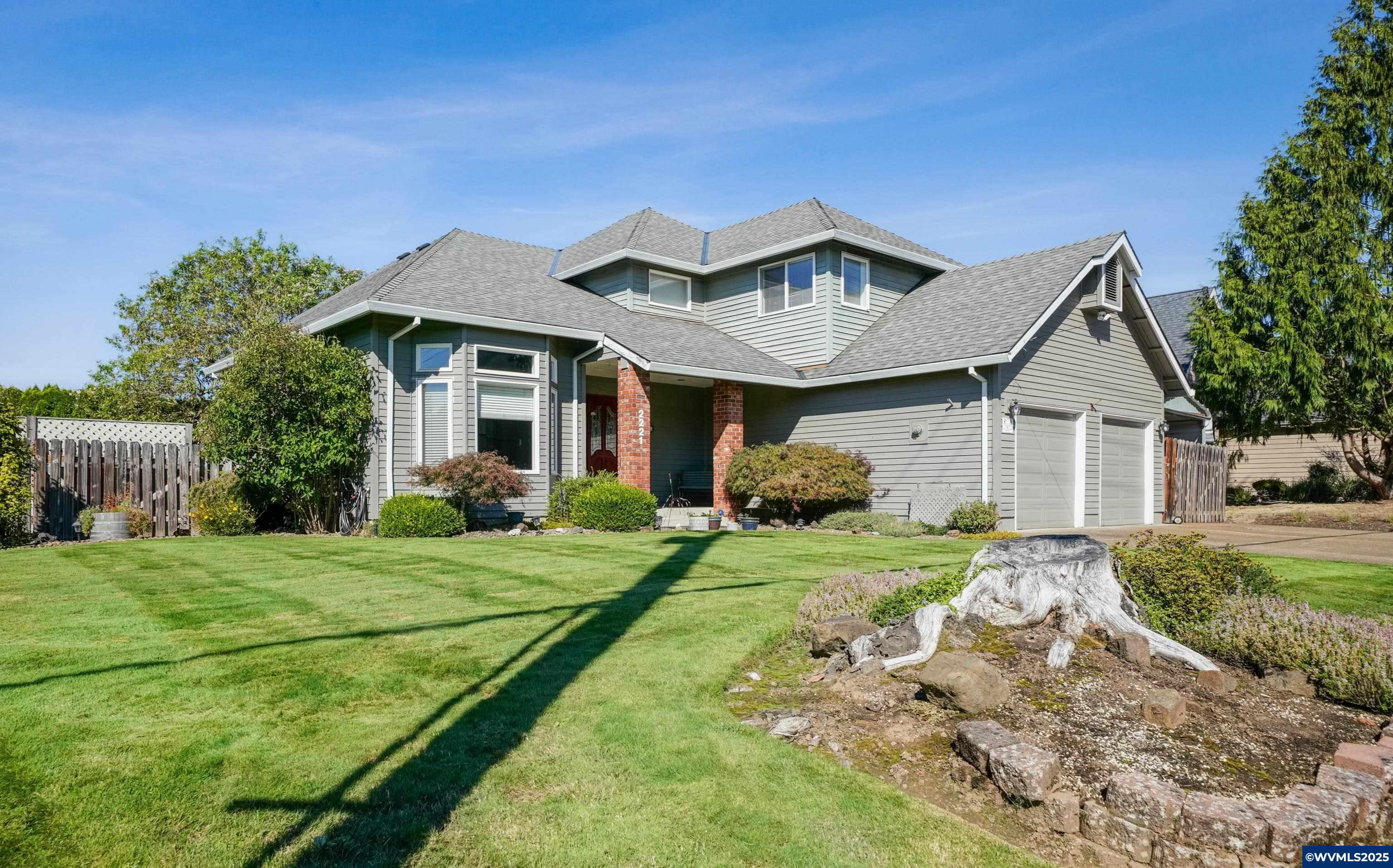 Mcminnville, Oregon, 97128, United States, 3 Bedrooms Bedrooms, ,3 BathroomsBathrooms,Residential,For Sale,1949725