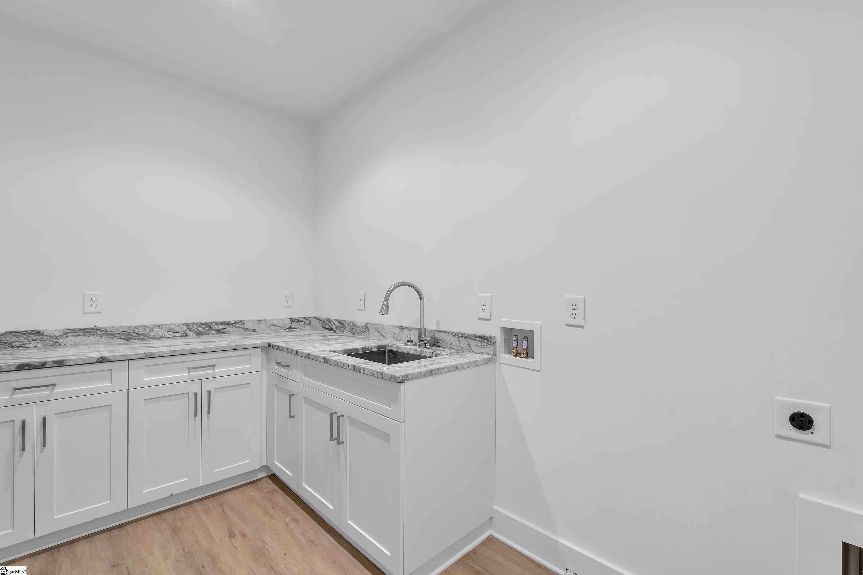 Simpsonville, South Carolina, 29681, United States, 5 Bedrooms Bedrooms, ,5 BathroomsBathrooms,Residential,For Sale,1913796