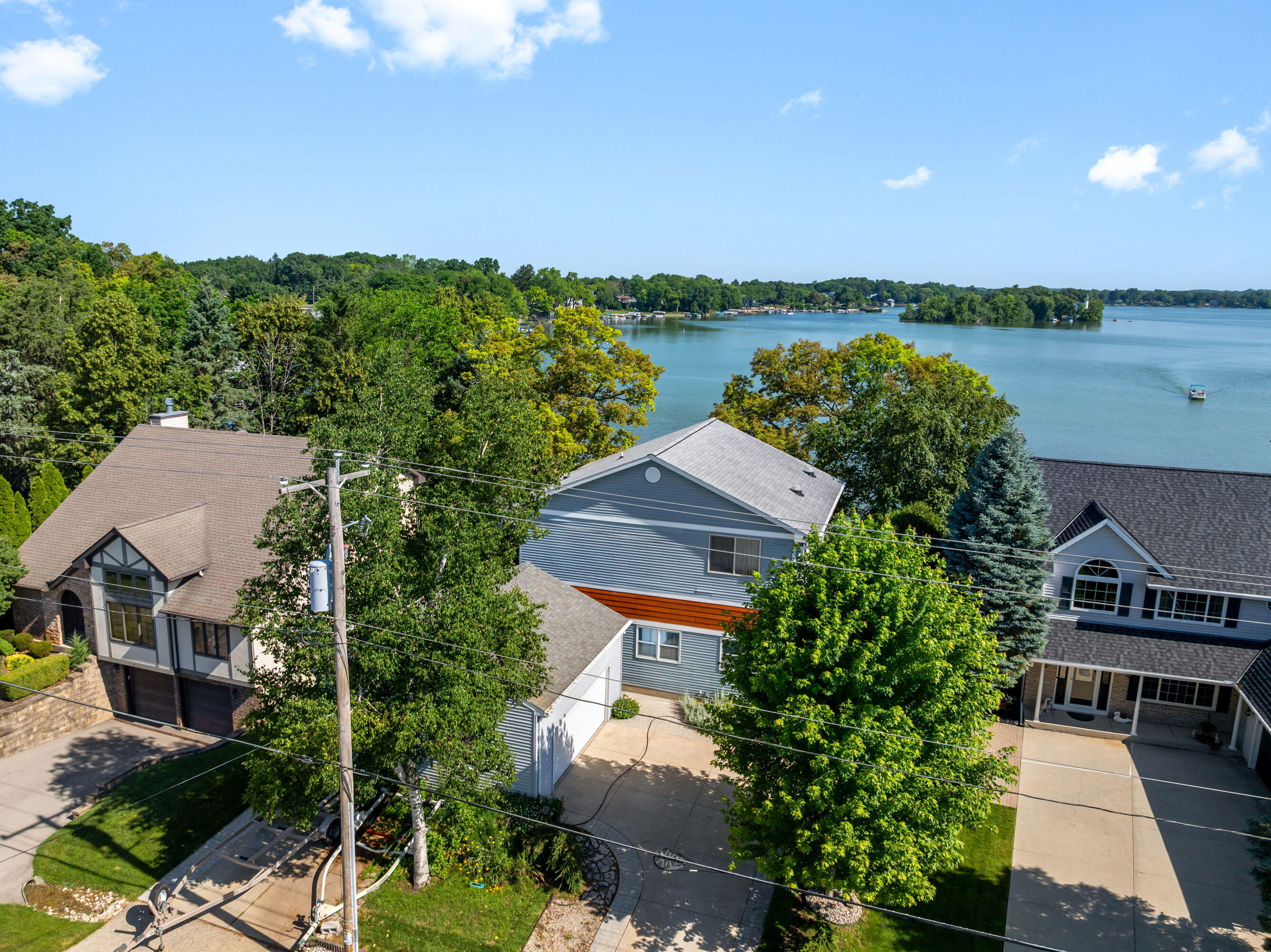Burlington, Wisconsin, 53105, United States, 4 Bedrooms Bedrooms, ,3 BathroomsBathrooms,Residential,For Sale,1885300