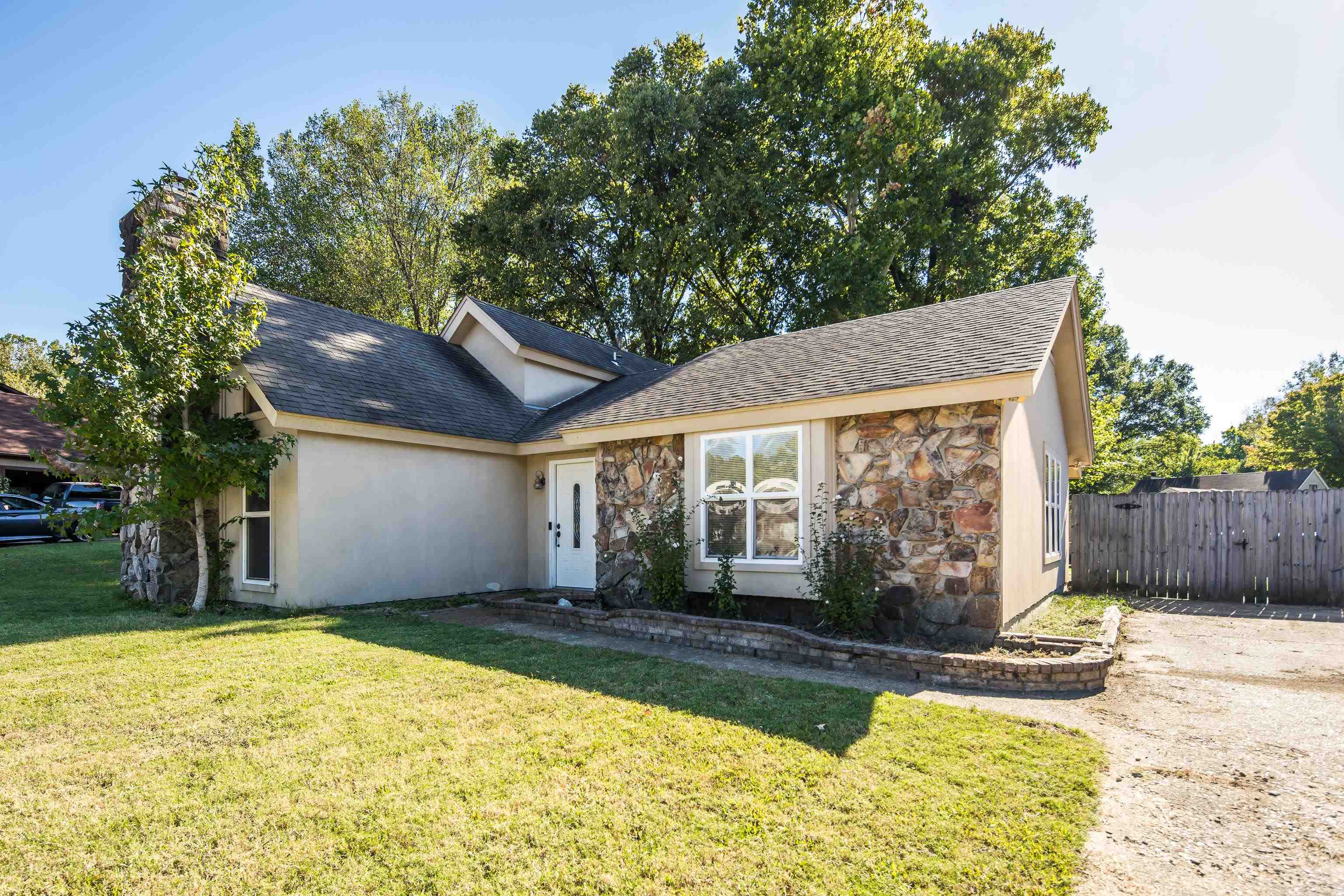 Shallow Glen Trl, Cordova, TN 38016 #1