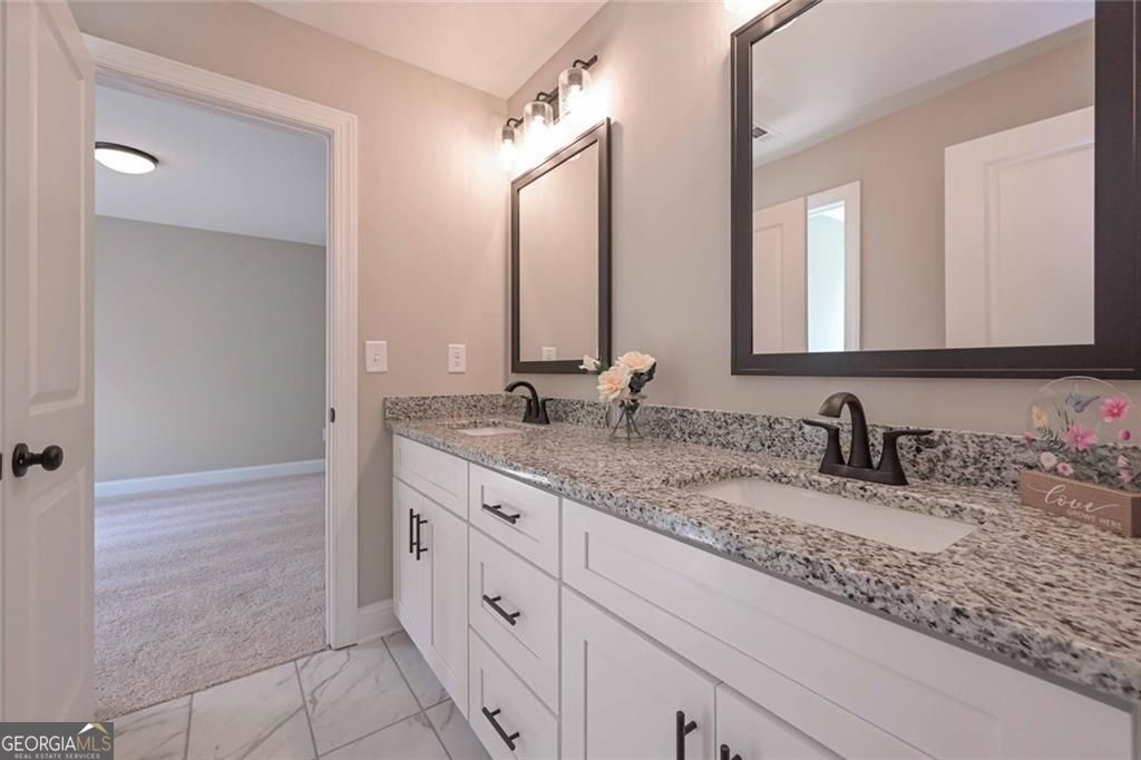 Douglasville, Georgia, 30135, United States, 5 Bedrooms Bedrooms, ,5 BathroomsBathrooms,Residential,For Sale,1876885