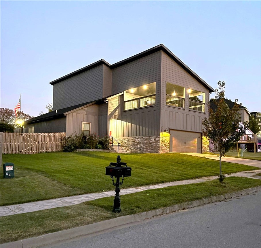 Justin Dr, Fayetteville, AR 72704