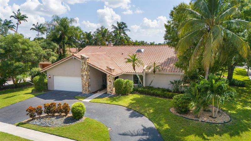 Plantation, Florida, 33322, United States, 4 Bedrooms Bedrooms, ,2 BathroomsBathrooms,Residential,For Sale,1925326