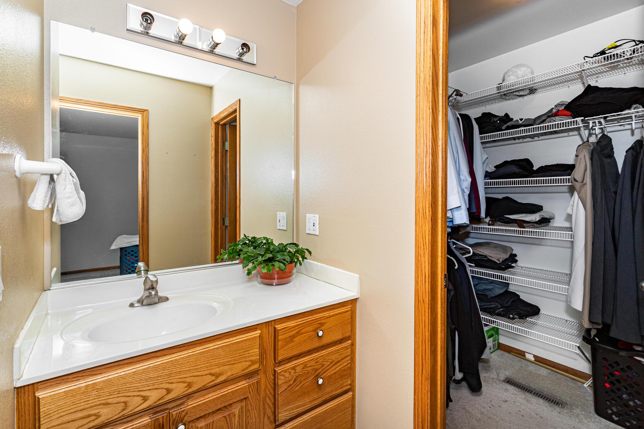 Ames, Iowa, 50014, United States, 5 Bedrooms Bedrooms, ,5 BathroomsBathrooms,Residential,For Sale,1935039