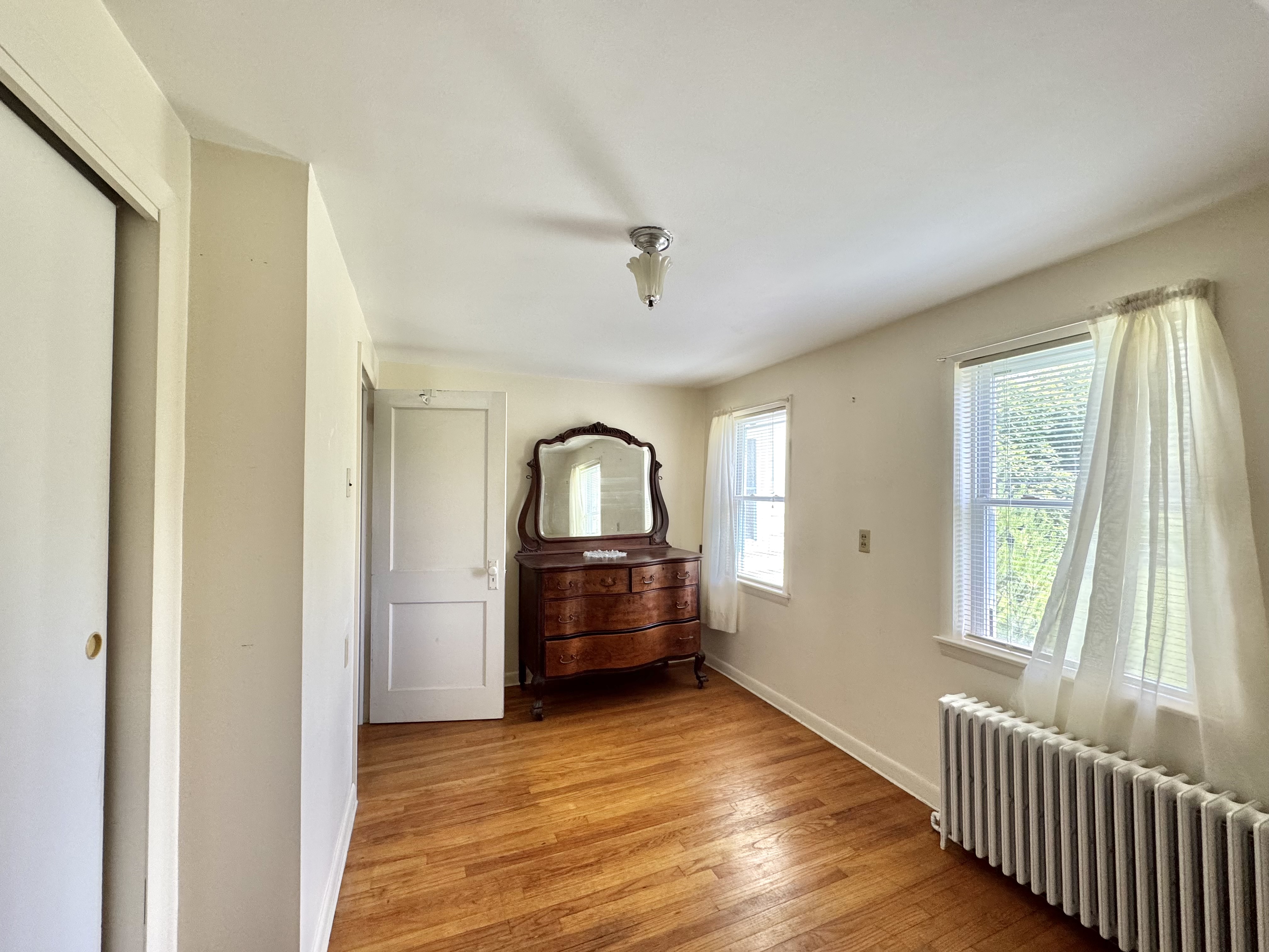 Catskill, New York, 12414, United States, 6 Bedrooms Bedrooms, ,3 BathroomsBathrooms,Residential,For Sale,1983582