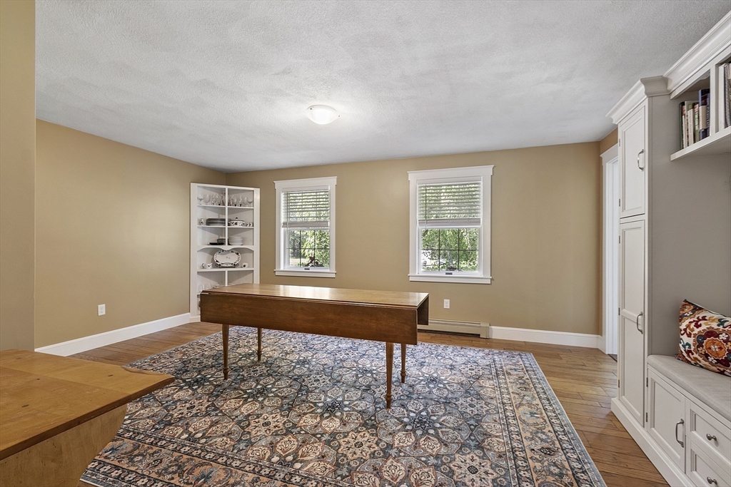 Lunenburg, Massachusetts, 01462, United States, 4 Bedrooms Bedrooms, ,3 BathroomsBathrooms,Residential,For Sale,1885321
