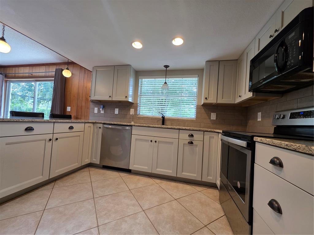 Oviedo, Florida, 32765, United States, 3 Bedrooms Bedrooms, ,2 BathroomsBathrooms,Residential,For Sale,1941778