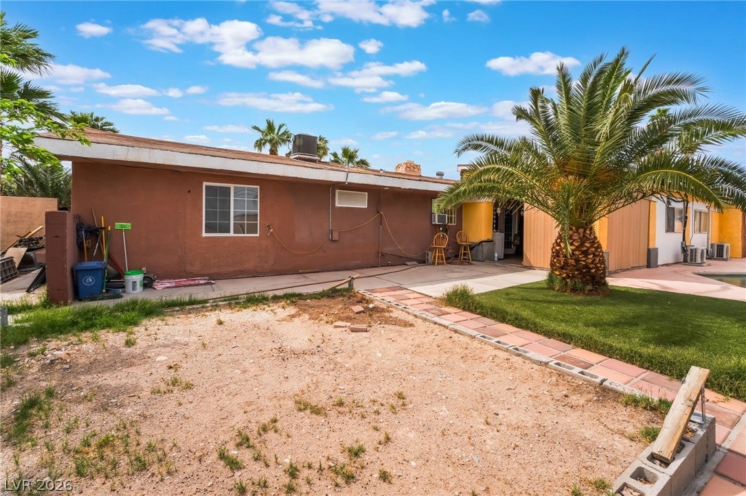 Las Vegas, Nevada, 89104, United States, 6 Bedrooms Bedrooms, ,2 BathroomsBathrooms,Residential,For Sale,2048974