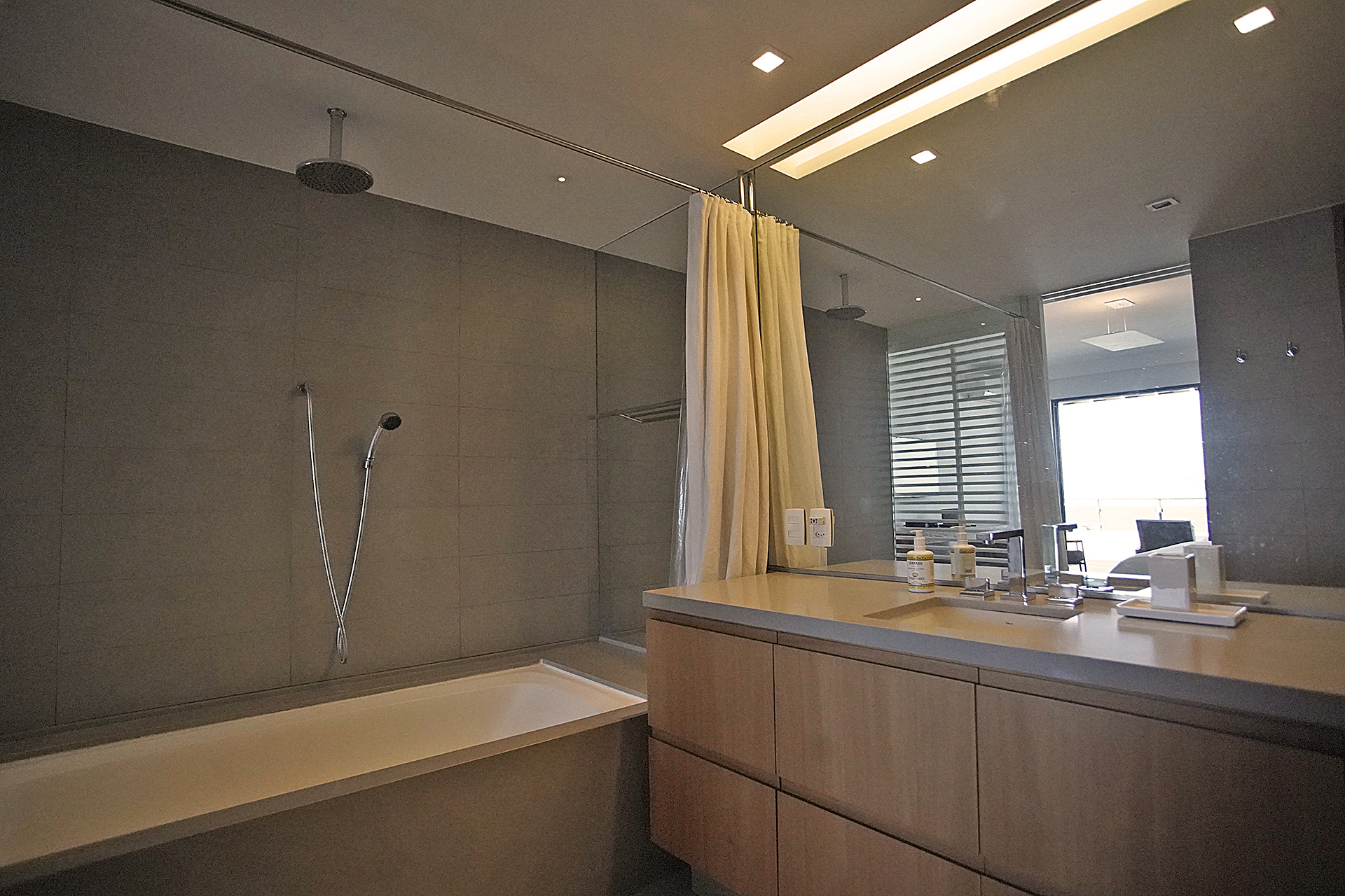  Single-level penthouse with direct ocean views in Jardim Oceânico - 物件實景