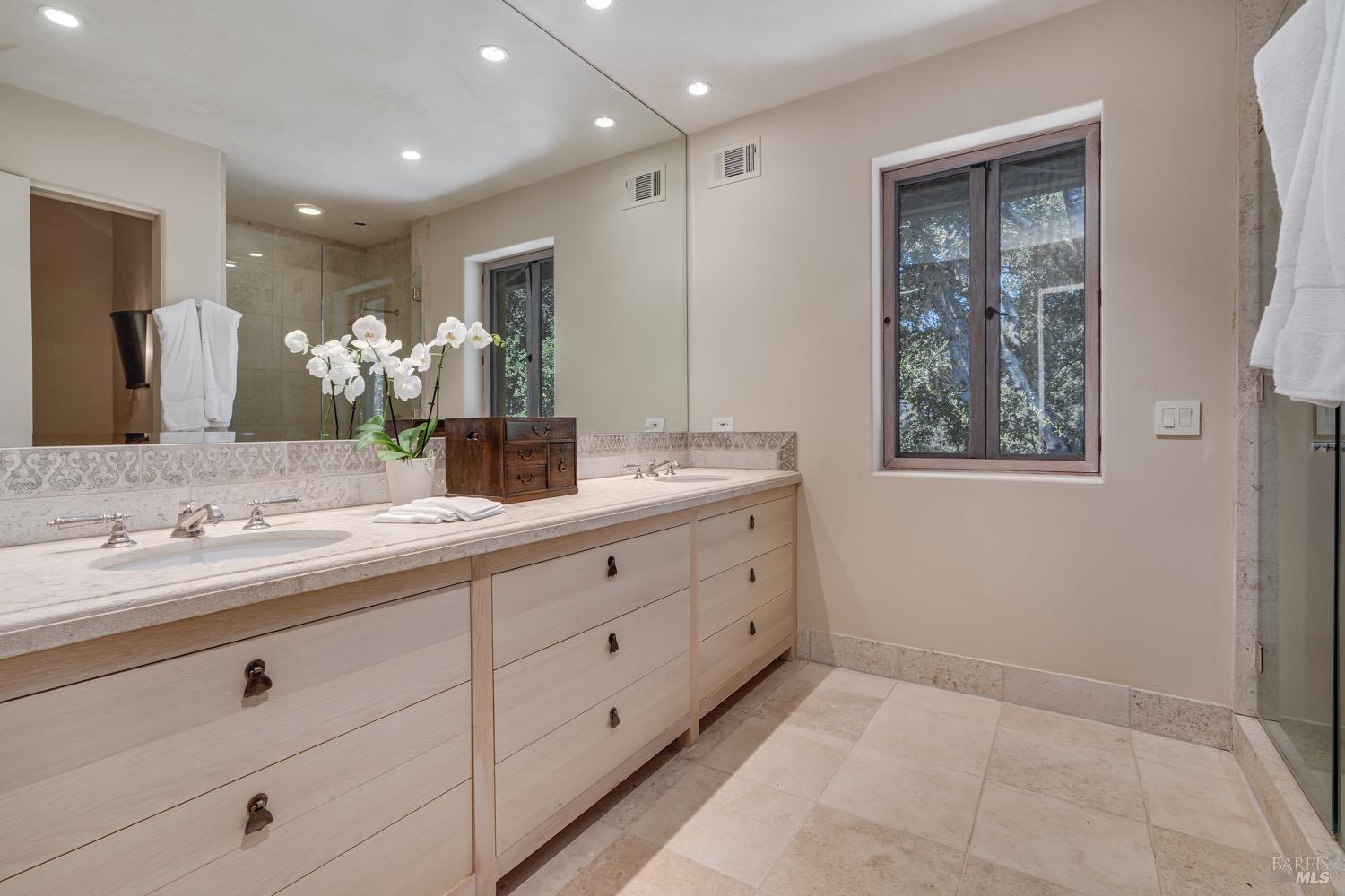 Calistoga, California, 94515, United States, 8 Bedrooms Bedrooms, ,10 BathroomsBathrooms,Residential,For Sale,1896819
