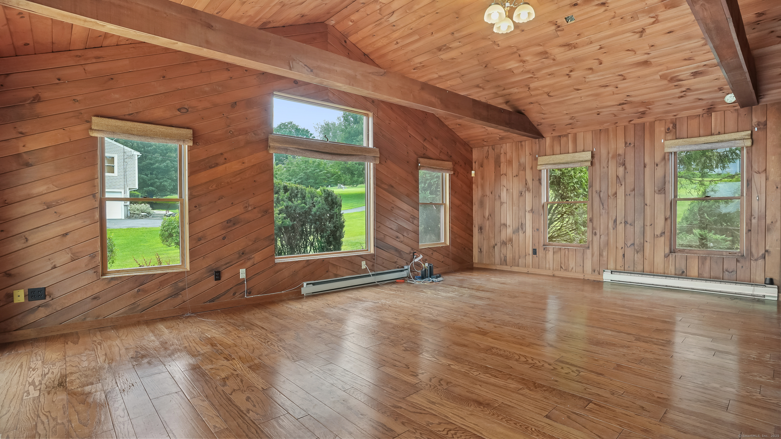 New Milford, Connecticut, 06776, United States, 3 Bedrooms Bedrooms, ,3 BathroomsBathrooms,Residential,For Sale,1924993