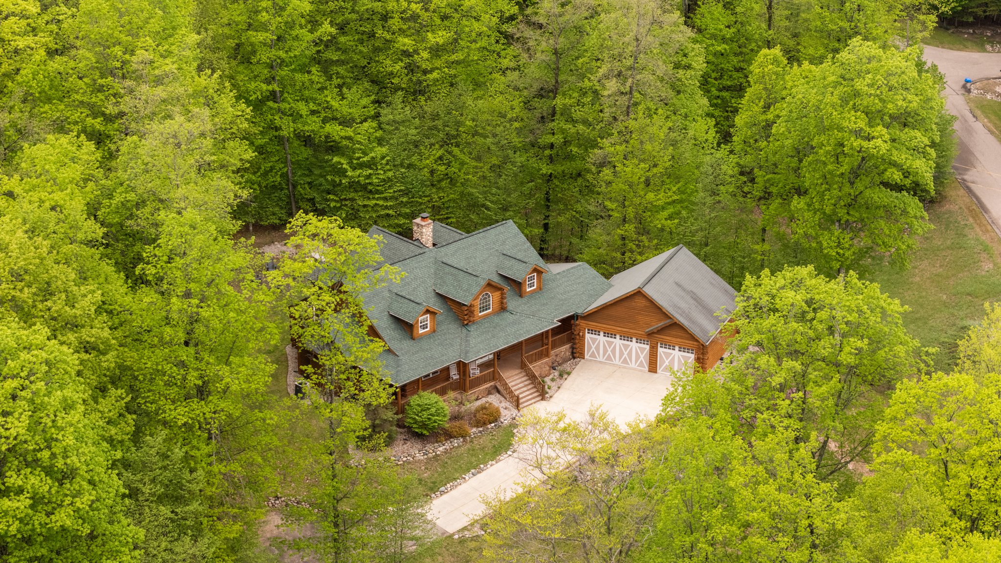 Bellaire, Michigan, 49615, United States, 5 Bedrooms Bedrooms, ,4 BathroomsBathrooms,Residential,For Sale,1826987